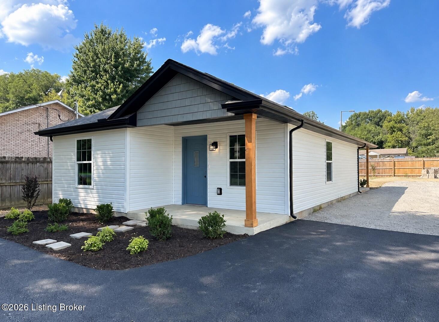 2205 Parkwood Rd Property Photo 1