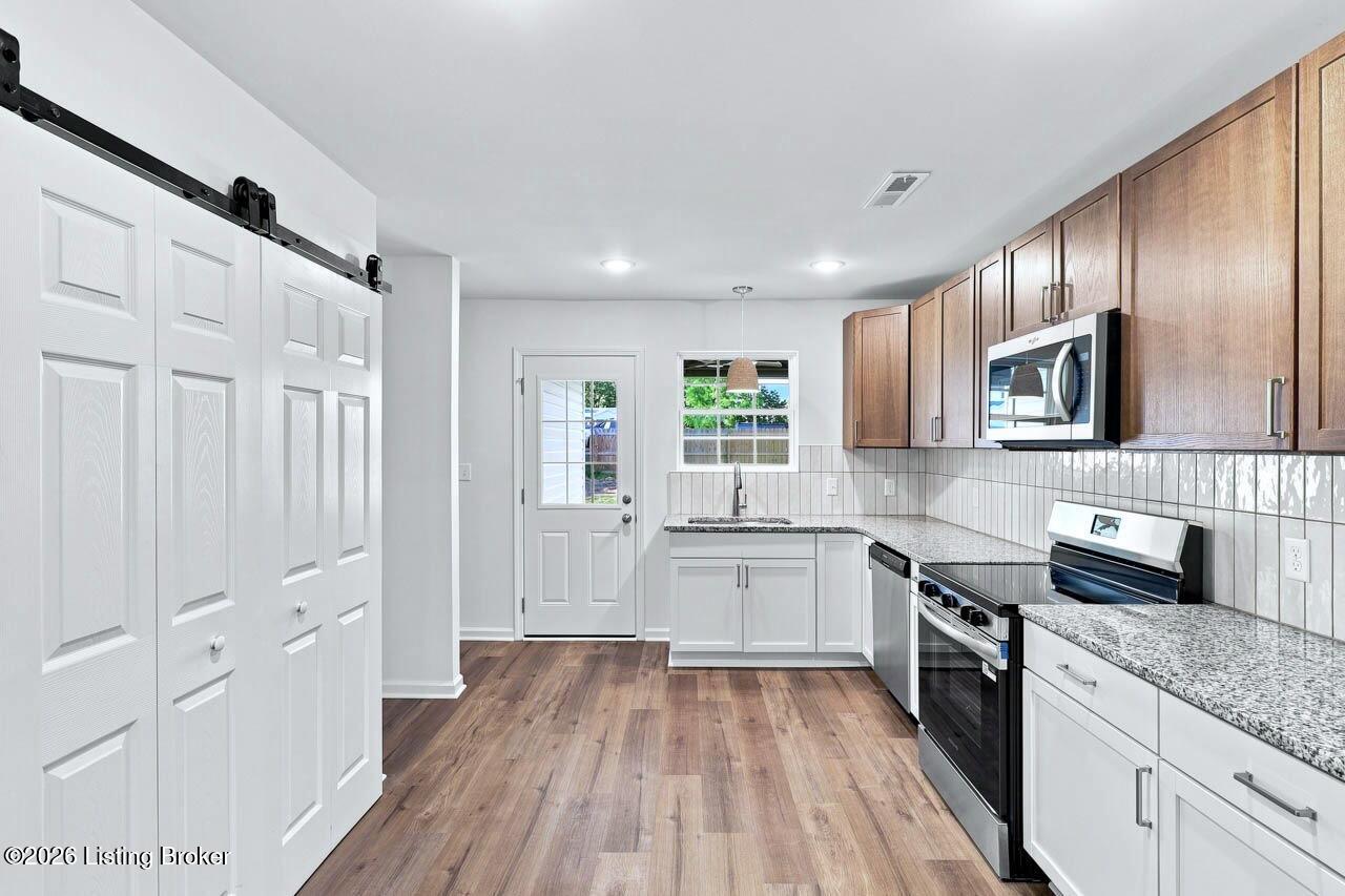 2205 Parkwood Rd Property Photo 12