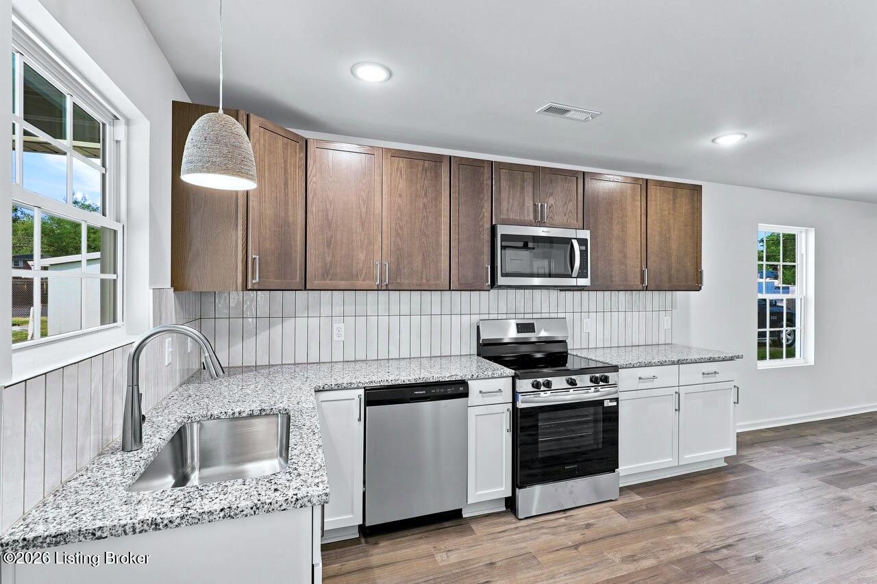 2205 Parkwood Rd Property Photo 16