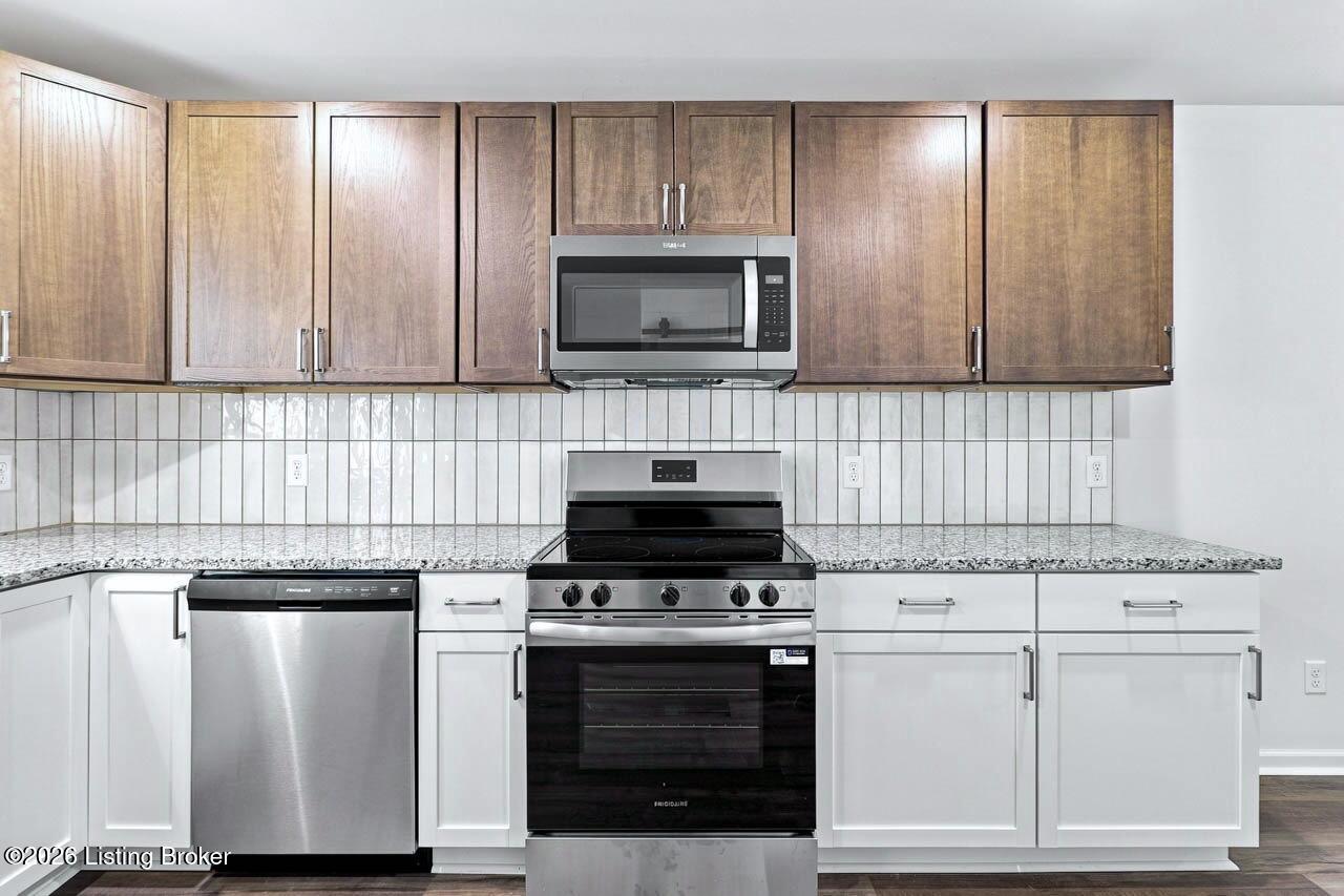 2205 Parkwood Rd Property Photo 18