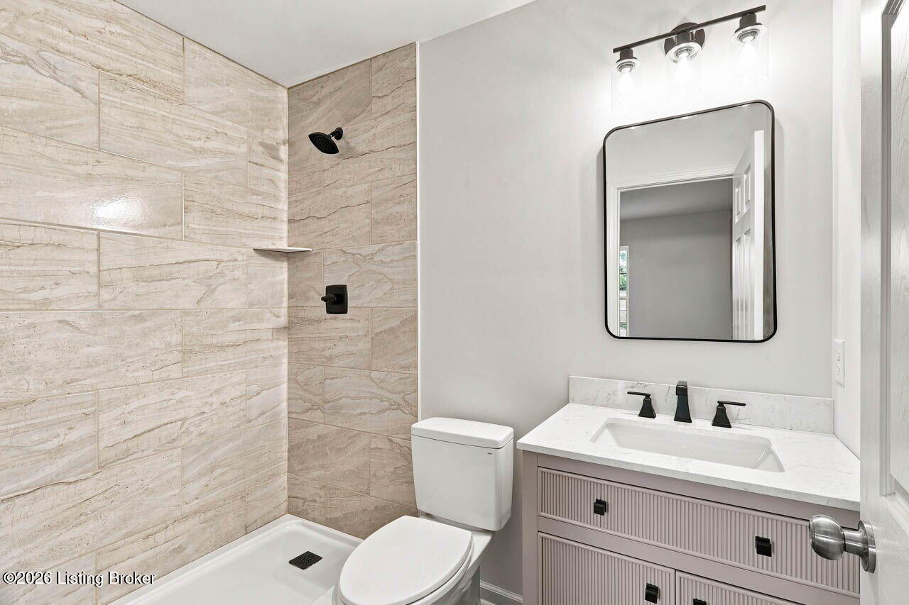 2205 Parkwood Rd Property Photo 28