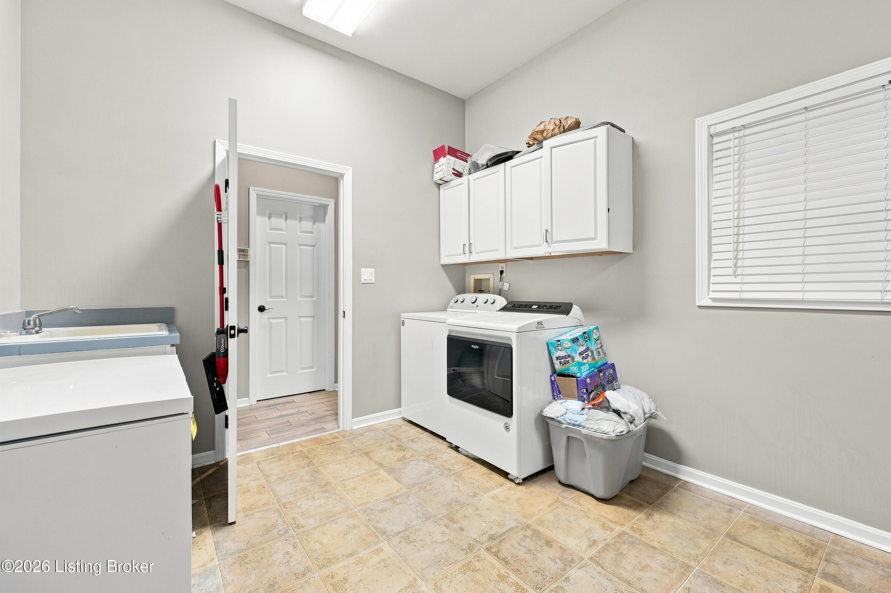 8606 Glenhope Dr Property Photo 23