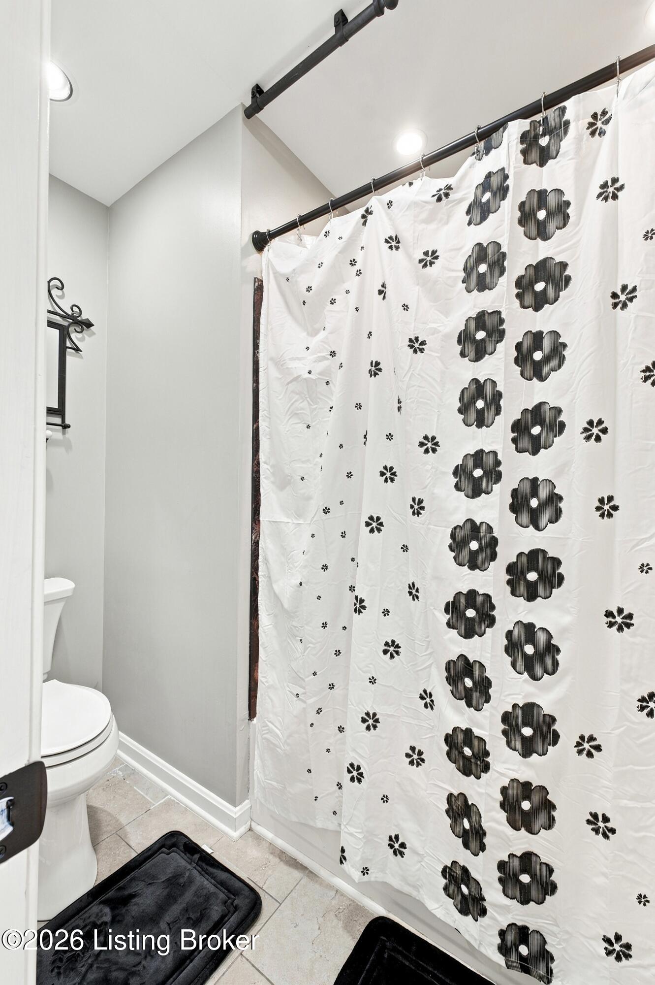 8606 Glenhope Dr Property Photo 46