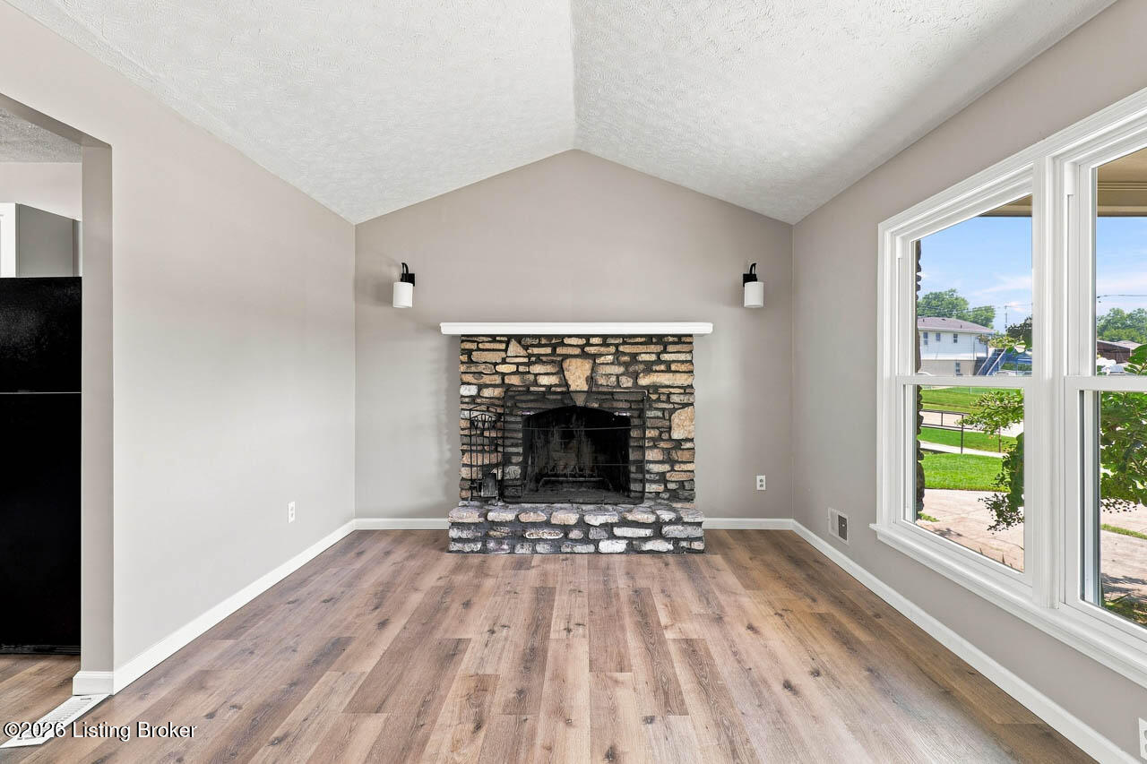 3703 Baymeadow Dr Property Photo 5