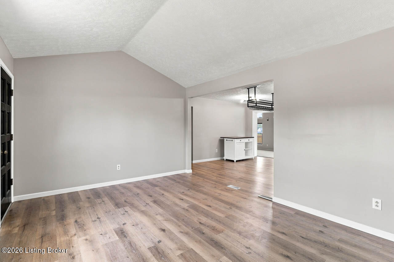 3703 Baymeadow Dr Property Photo 6