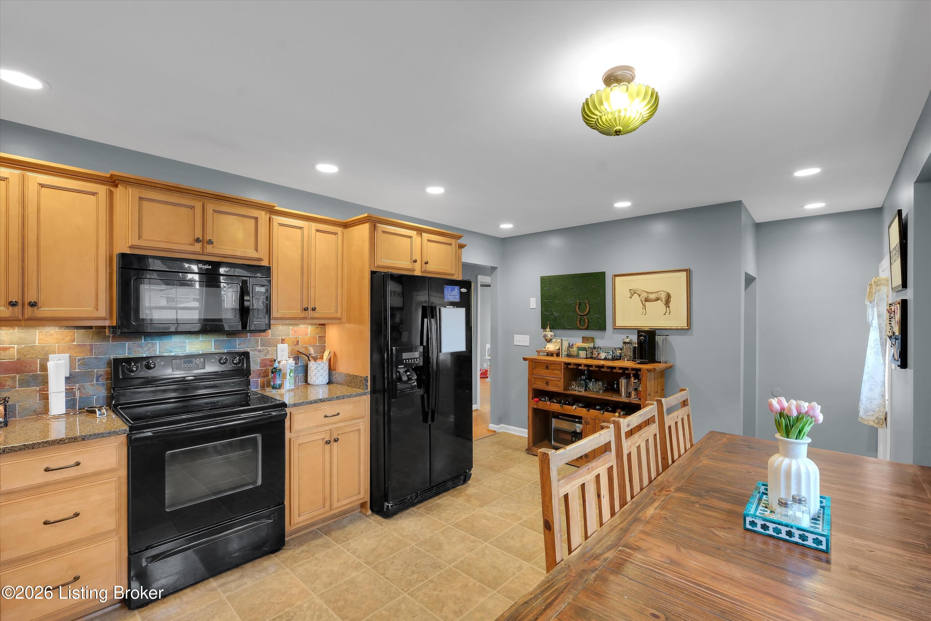 8107 Jasmine Ln Property Photo 4