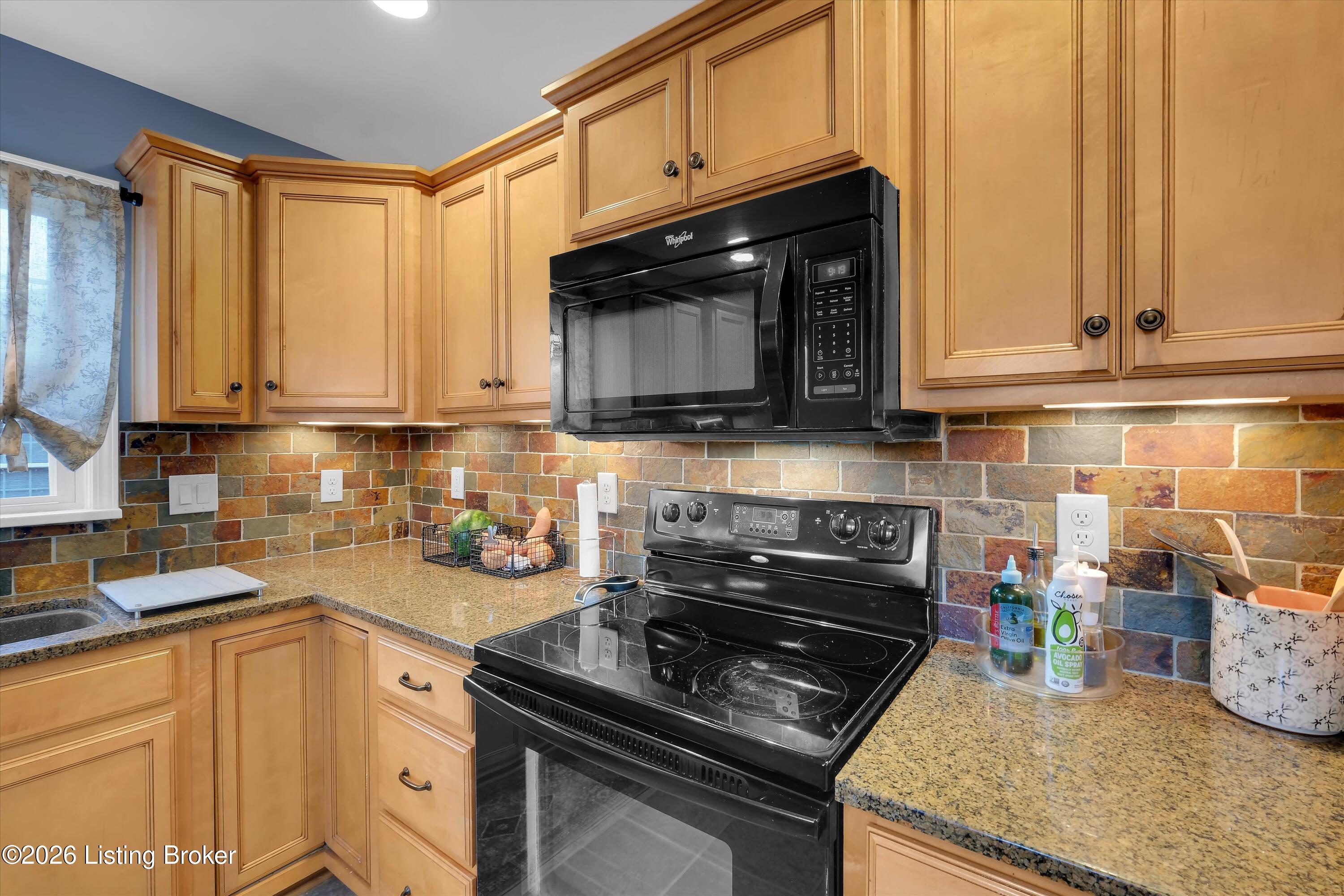 8107 Jasmine Ln Property Photo 7