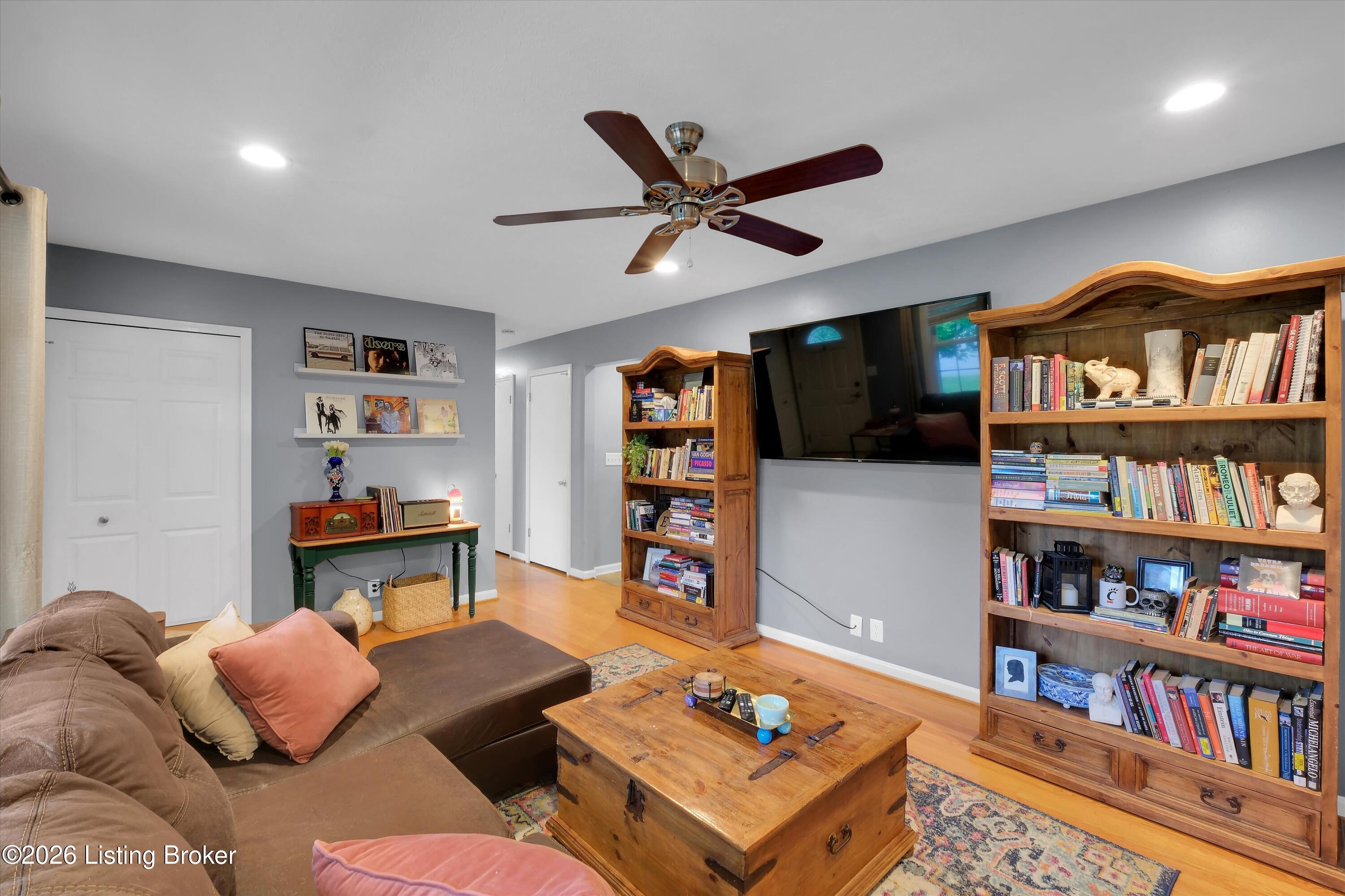 8107 Jasmine Ln Property Photo 11