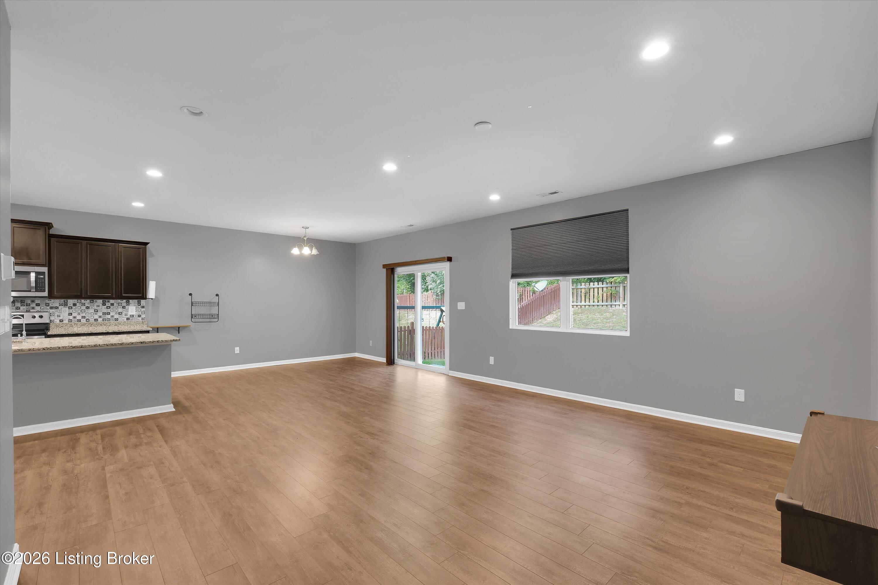 6911 Penn Creek Ct Property Photo 6