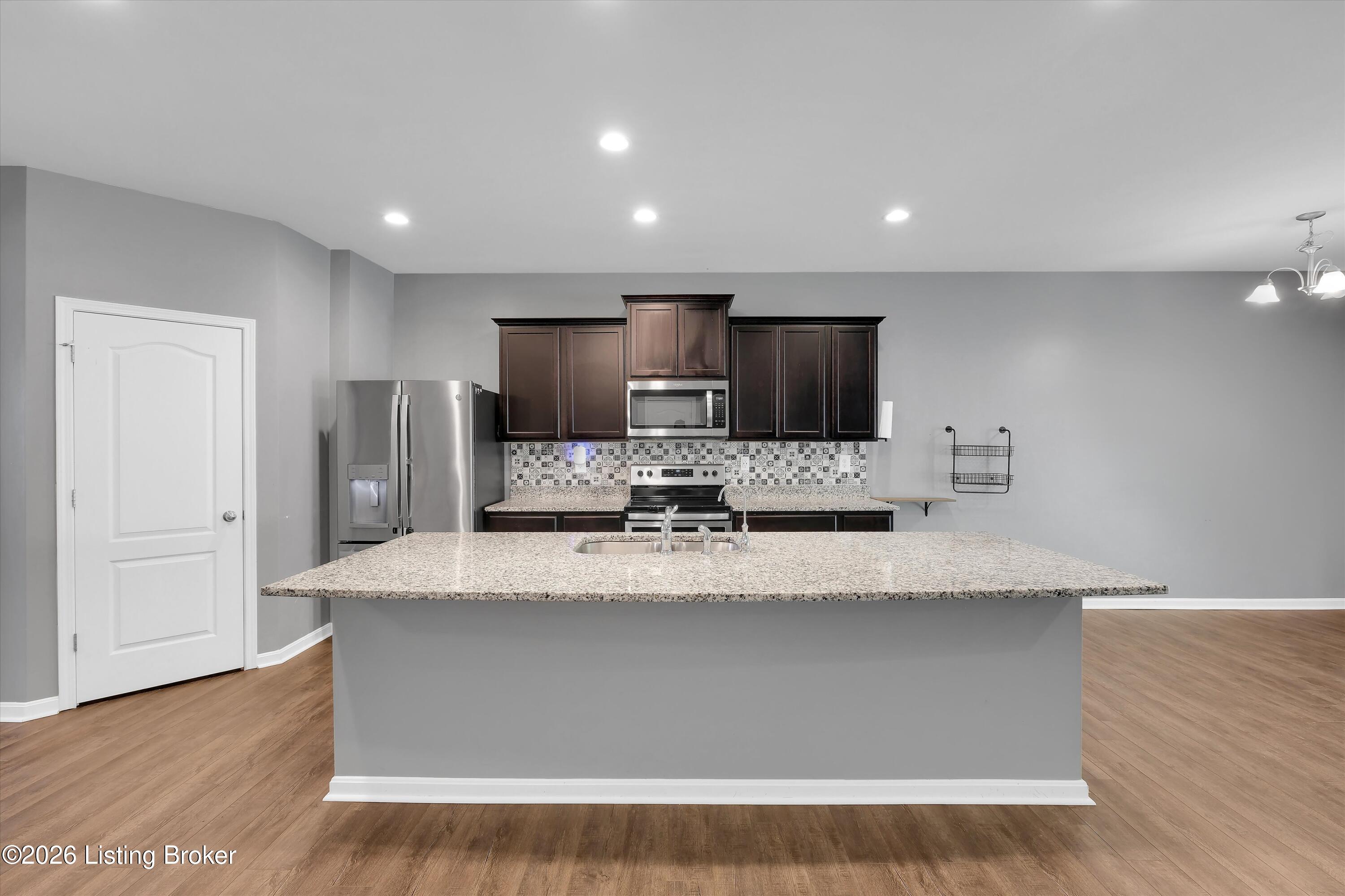 6911 Penn Creek Ct Property Photo 14