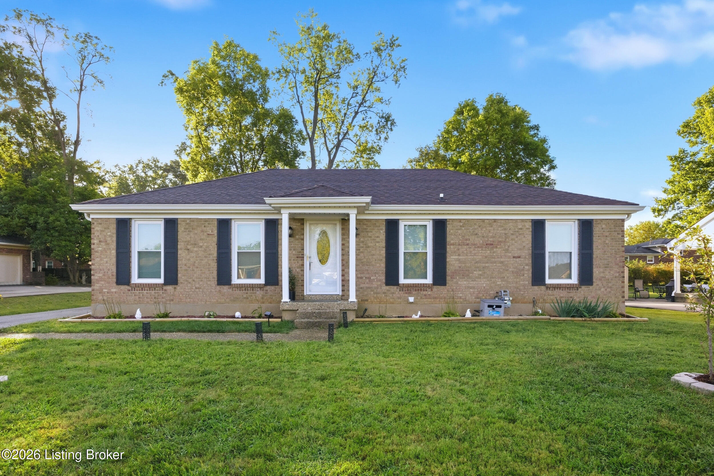 8902 Wooded Glen Rd Property Photo 1