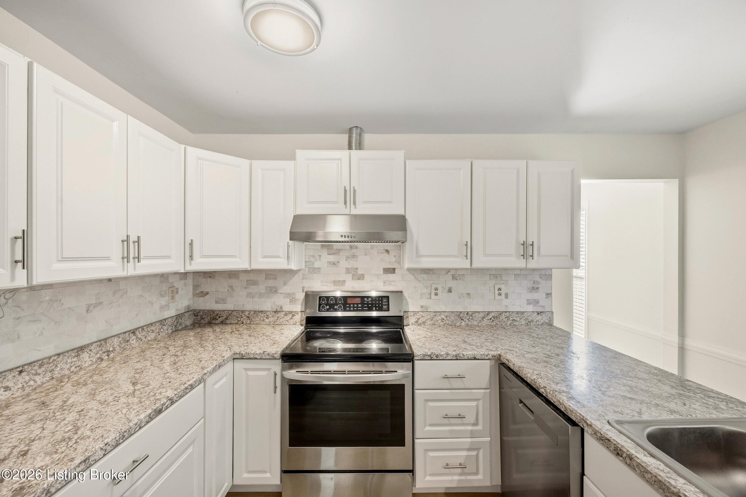8902 Wooded Glen Rd Property Photo 16