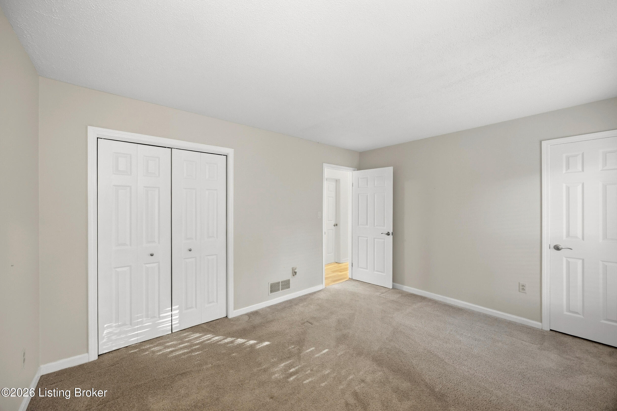 8902 Wooded Glen Rd Property Photo 21