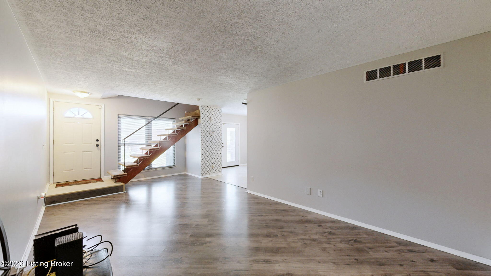 3104 Meadowside Ct Property Photo 3