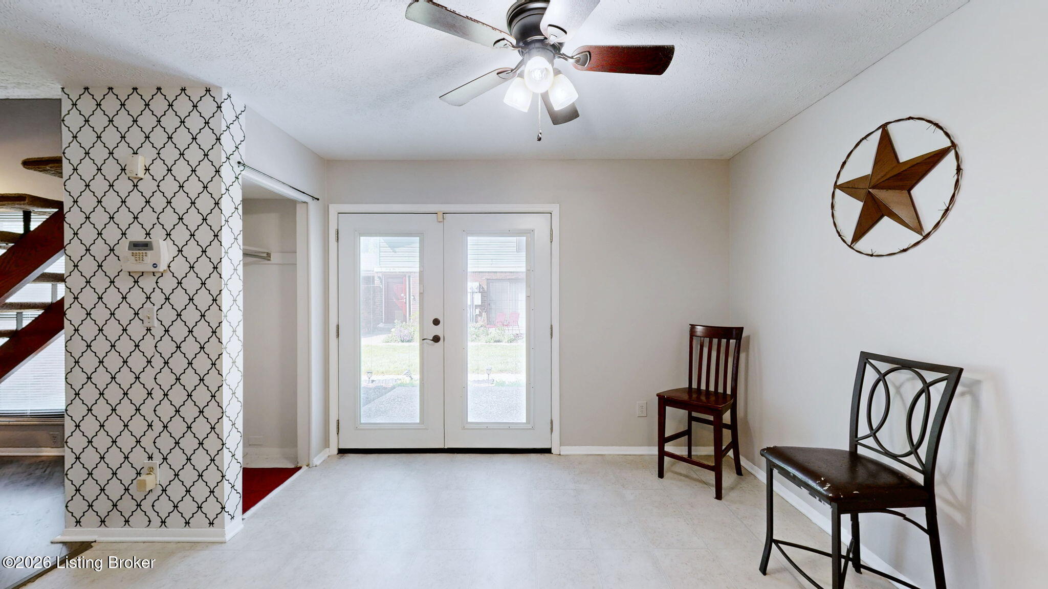 3104 Meadowside Ct Property Photo 6