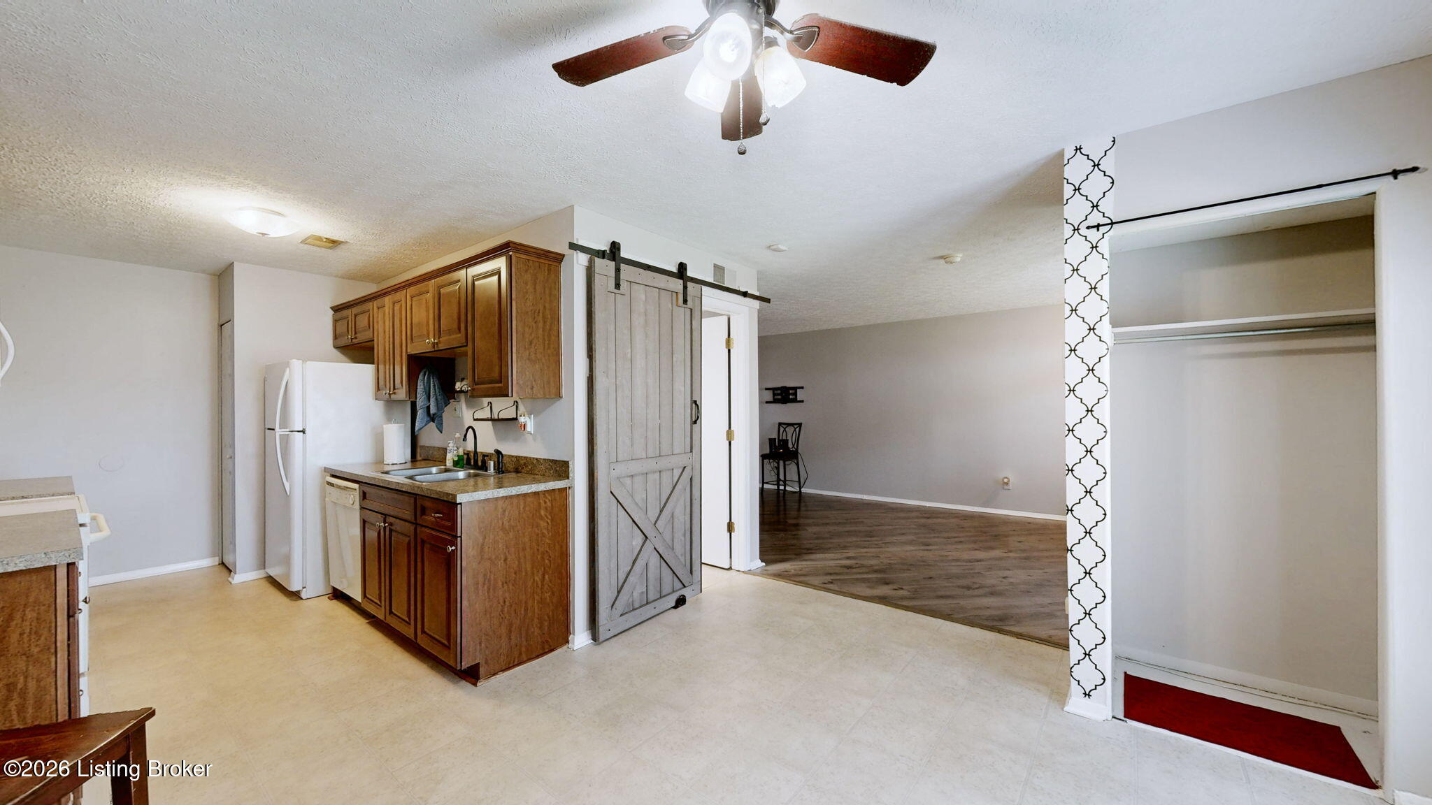 3104 Meadowside Ct Property Photo 7