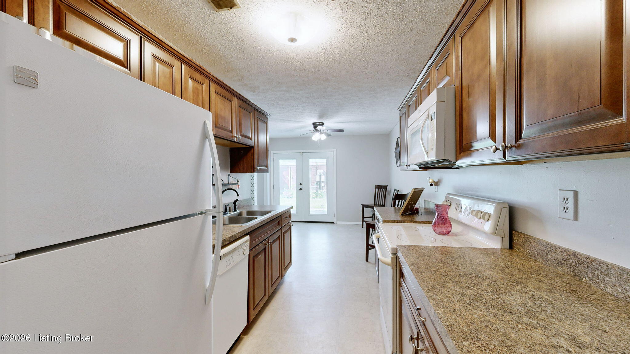 3104 Meadowside Ct Property Photo 9