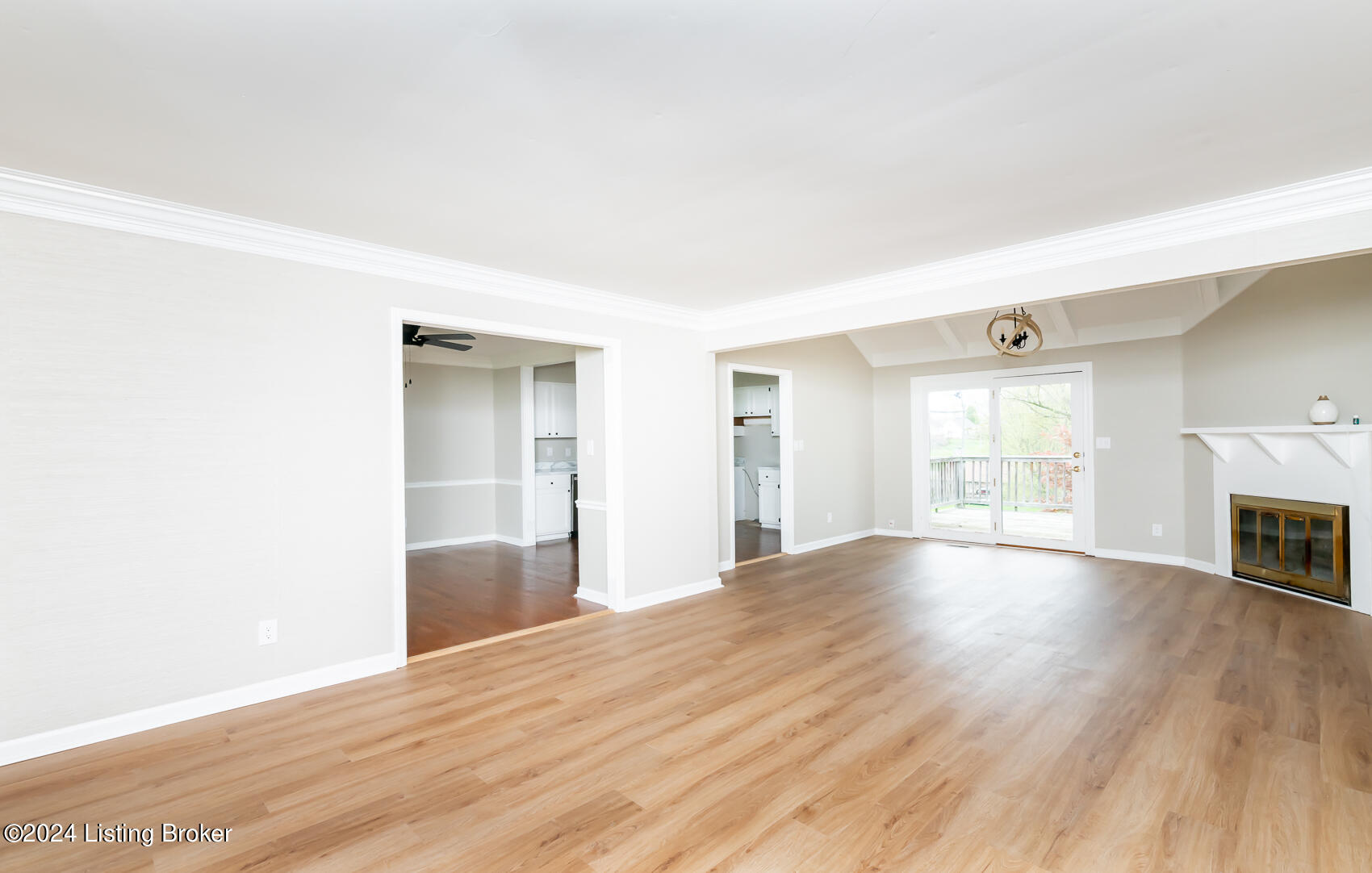 221 Hillview Dr Property Photo 8