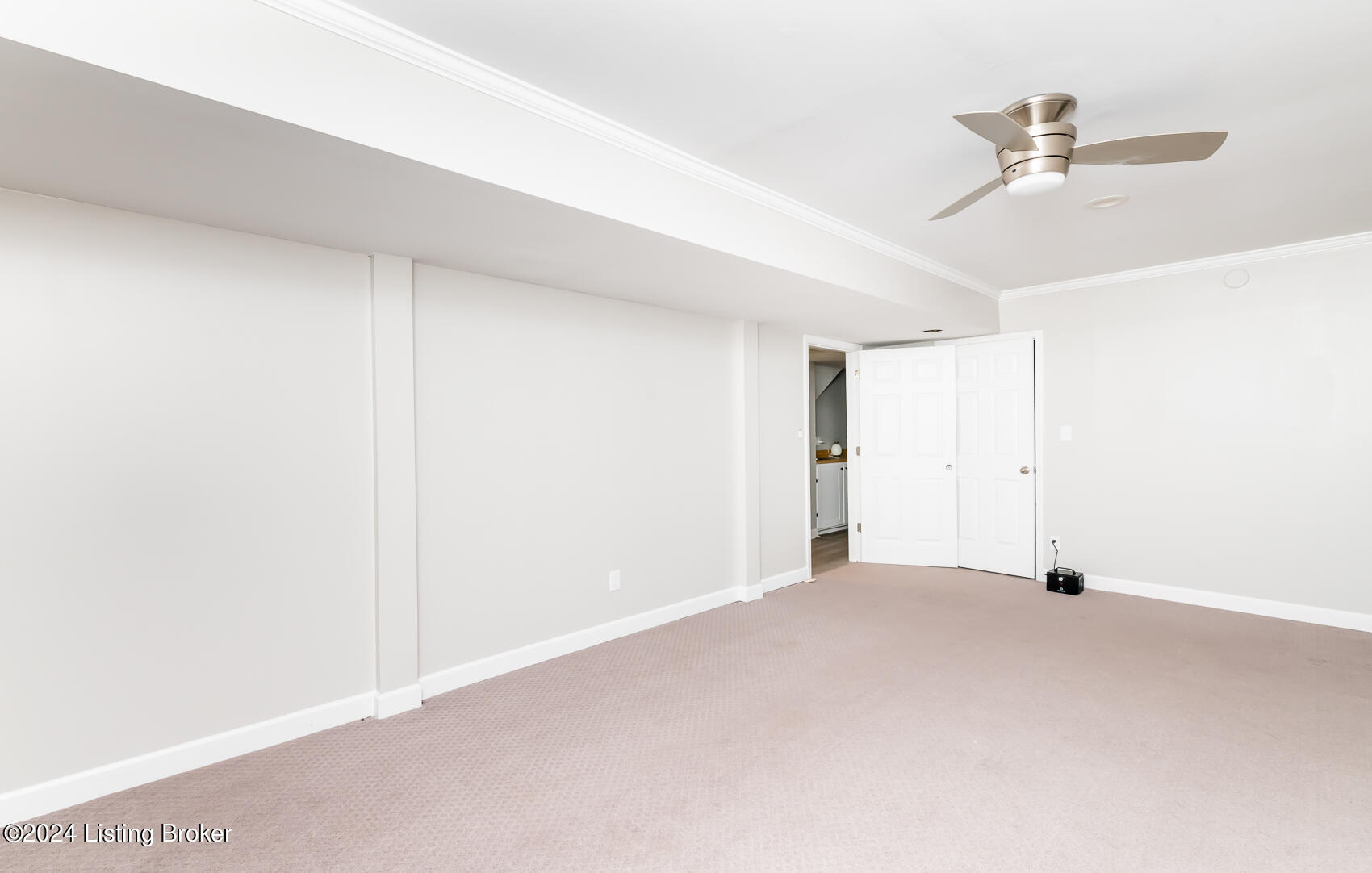 221 Hillview Dr Property Photo 40