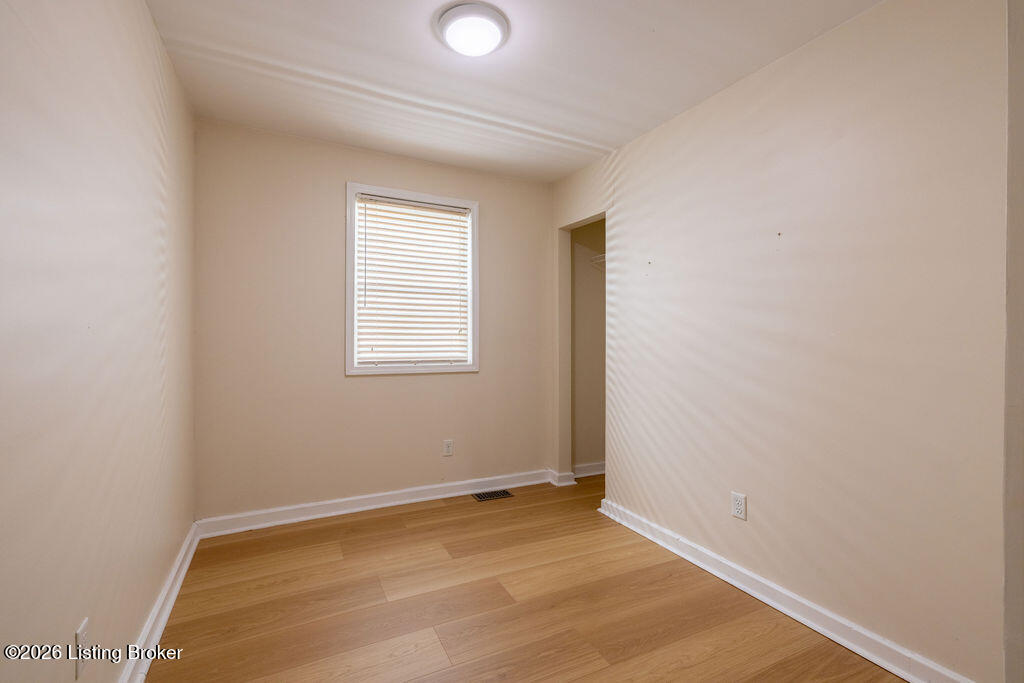 725 E Ormsby Ave Property Photo 19