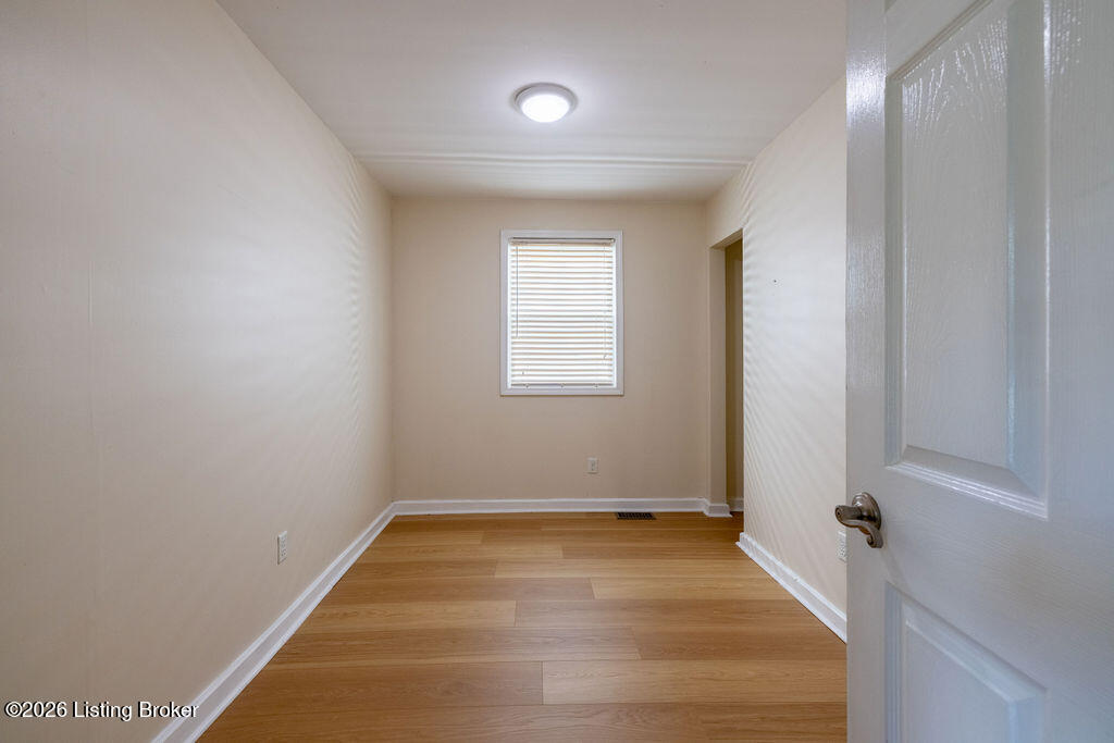 725 E Ormsby Ave Property Photo 20