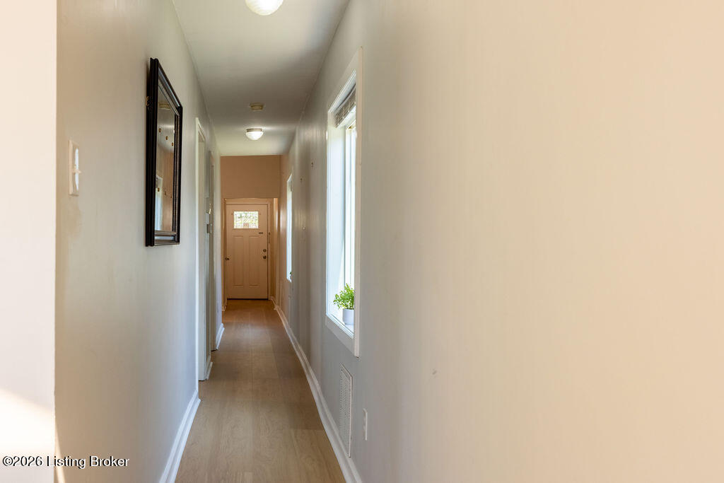 725 E Ormsby Ave Property Photo 21