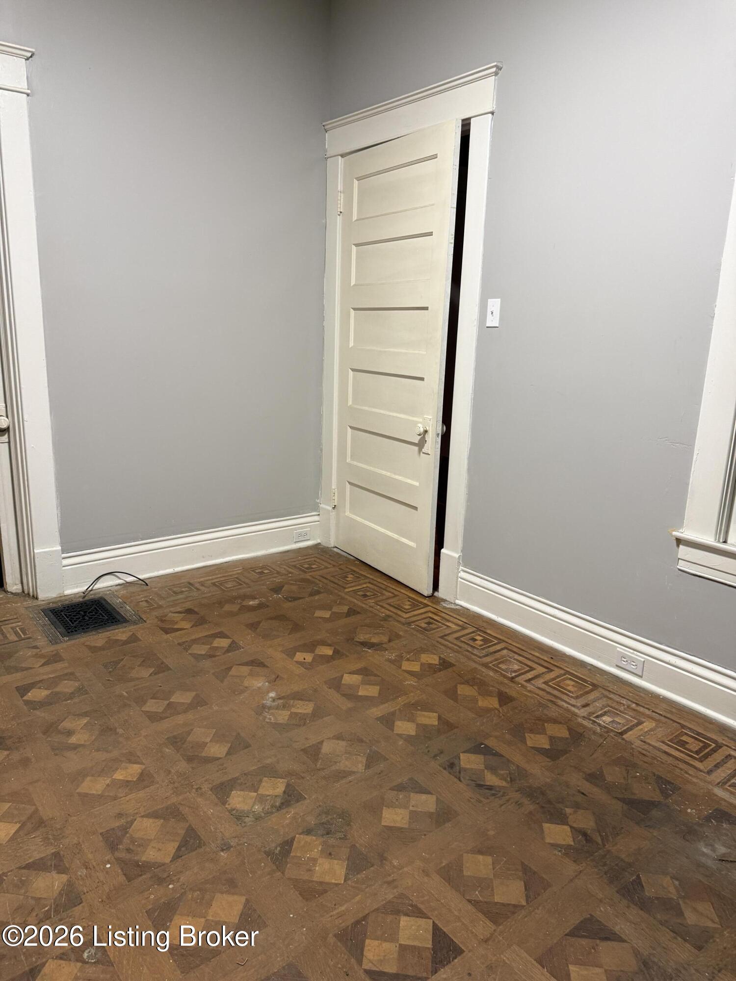 1024 Cecil Ave Property Photo 8