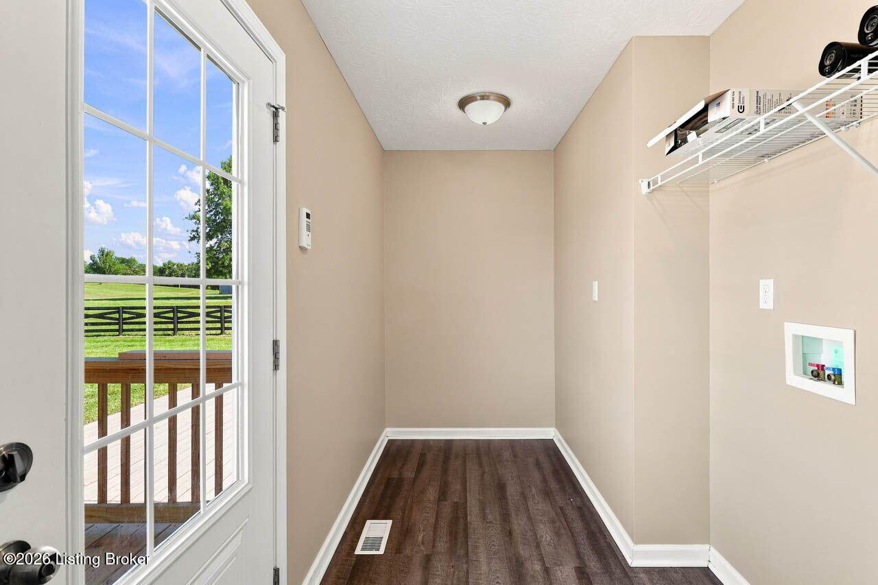 241 Webb Ln Property Photo 16