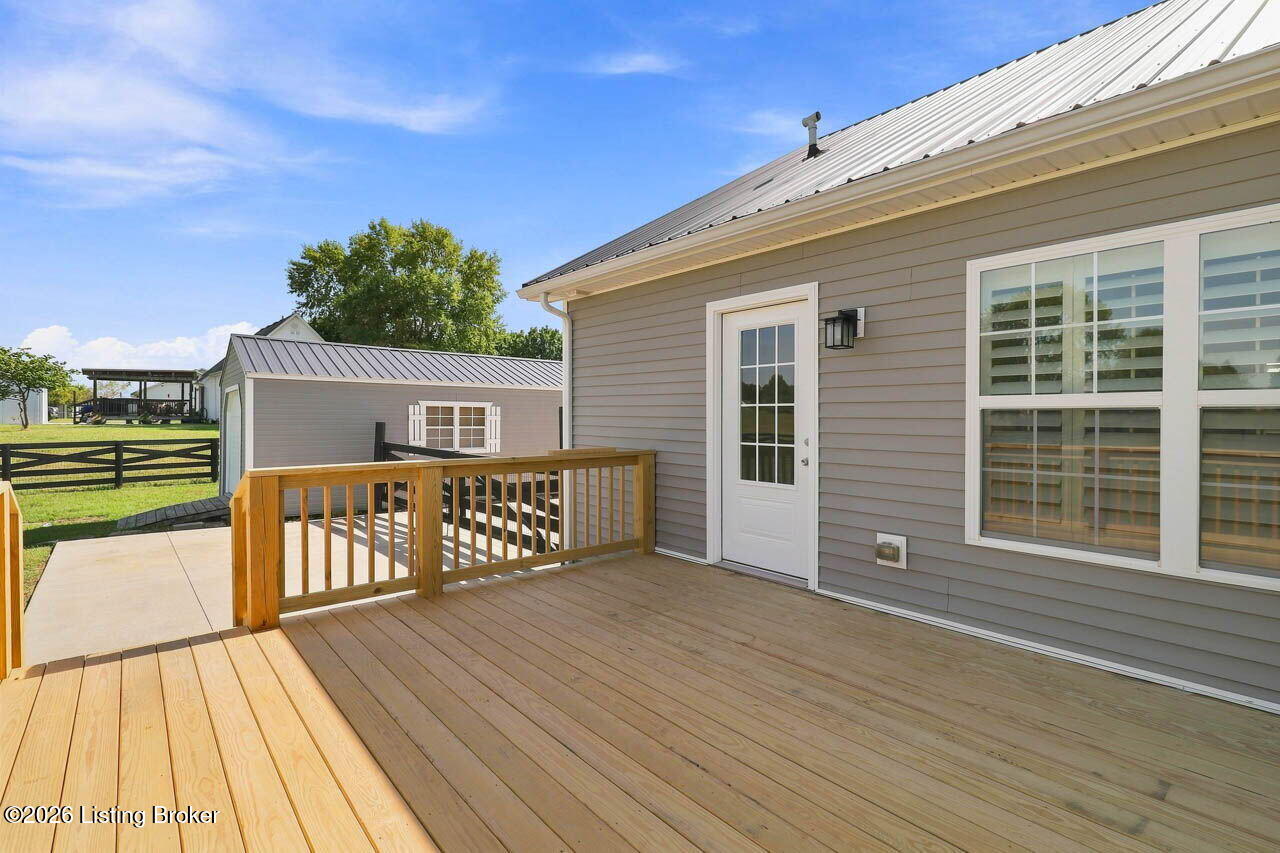 241 Webb Ln Property Photo 35