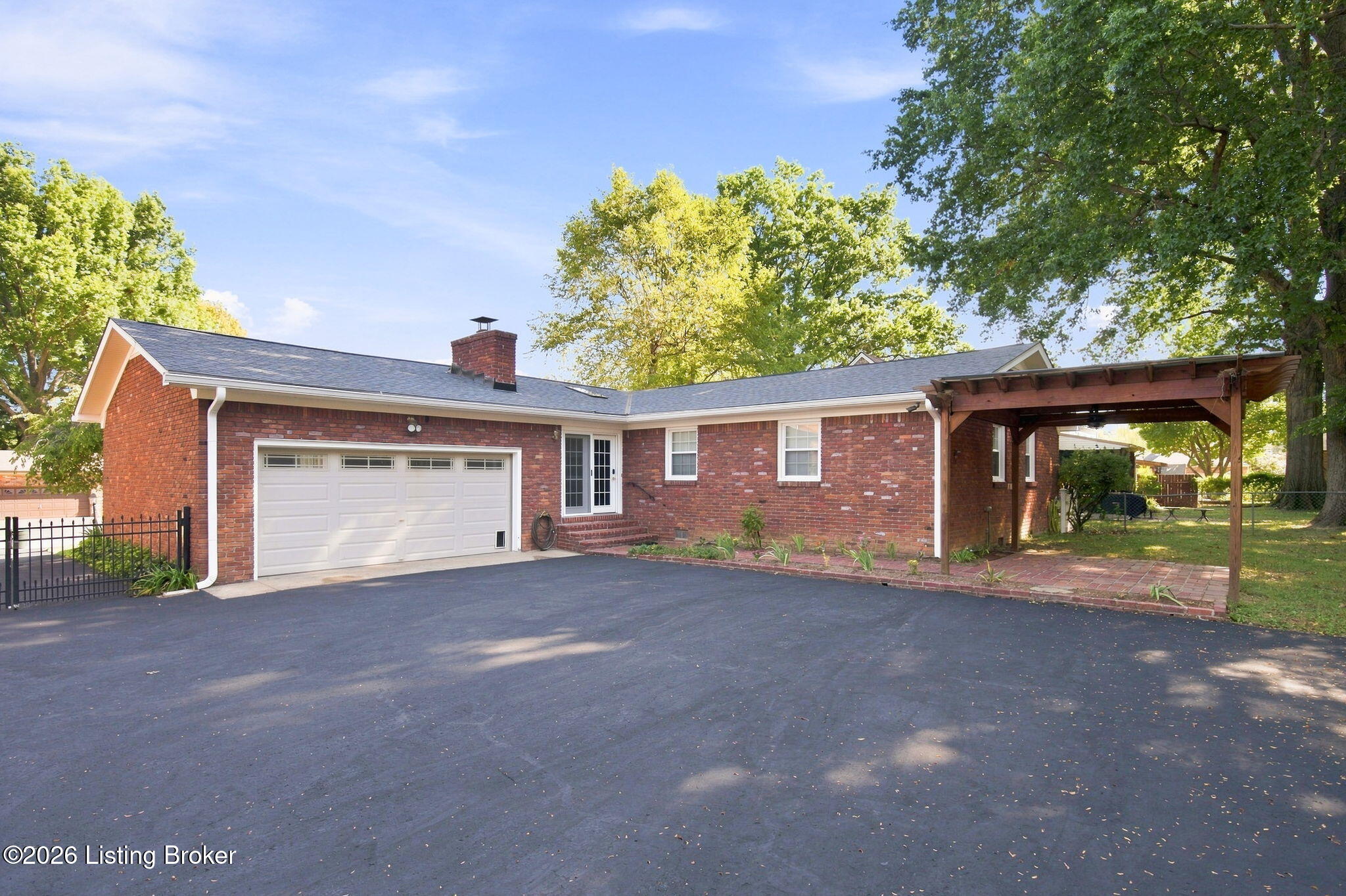 7106 Peppermill Ln Property Photo 3