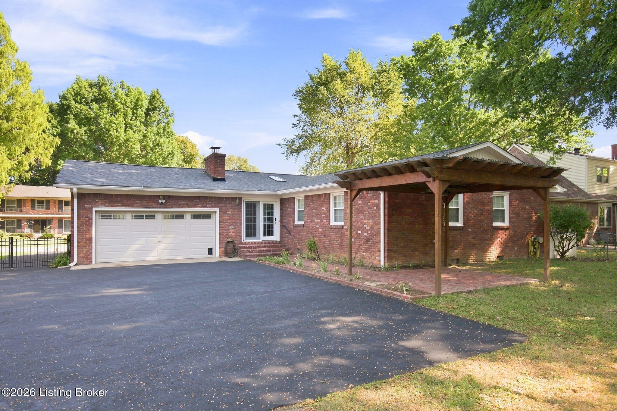 7106 Peppermill Ln Property Photo 4