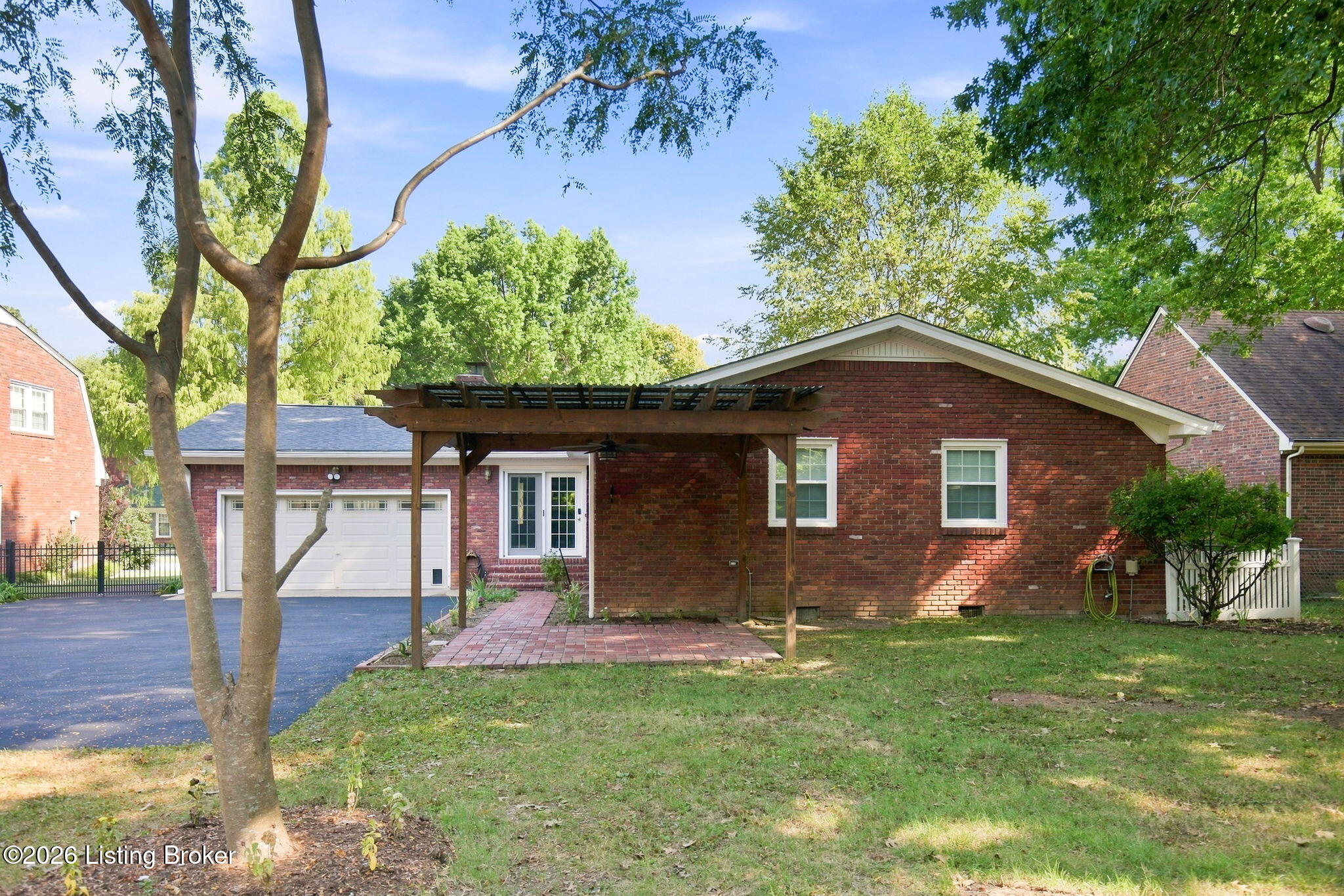 7106 Peppermill Ln Property Photo 5
