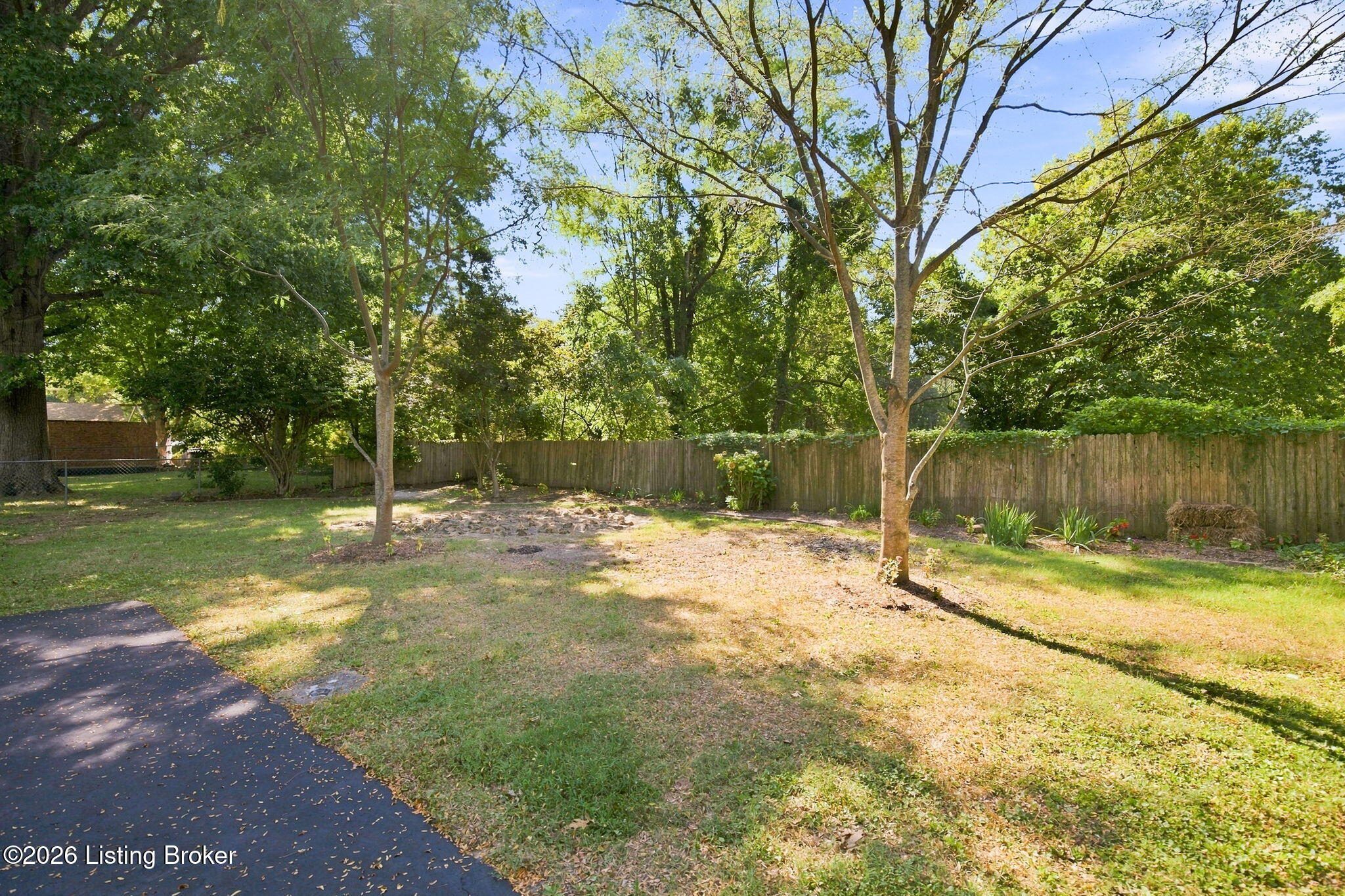 7106 Peppermill Ln Property Photo 6