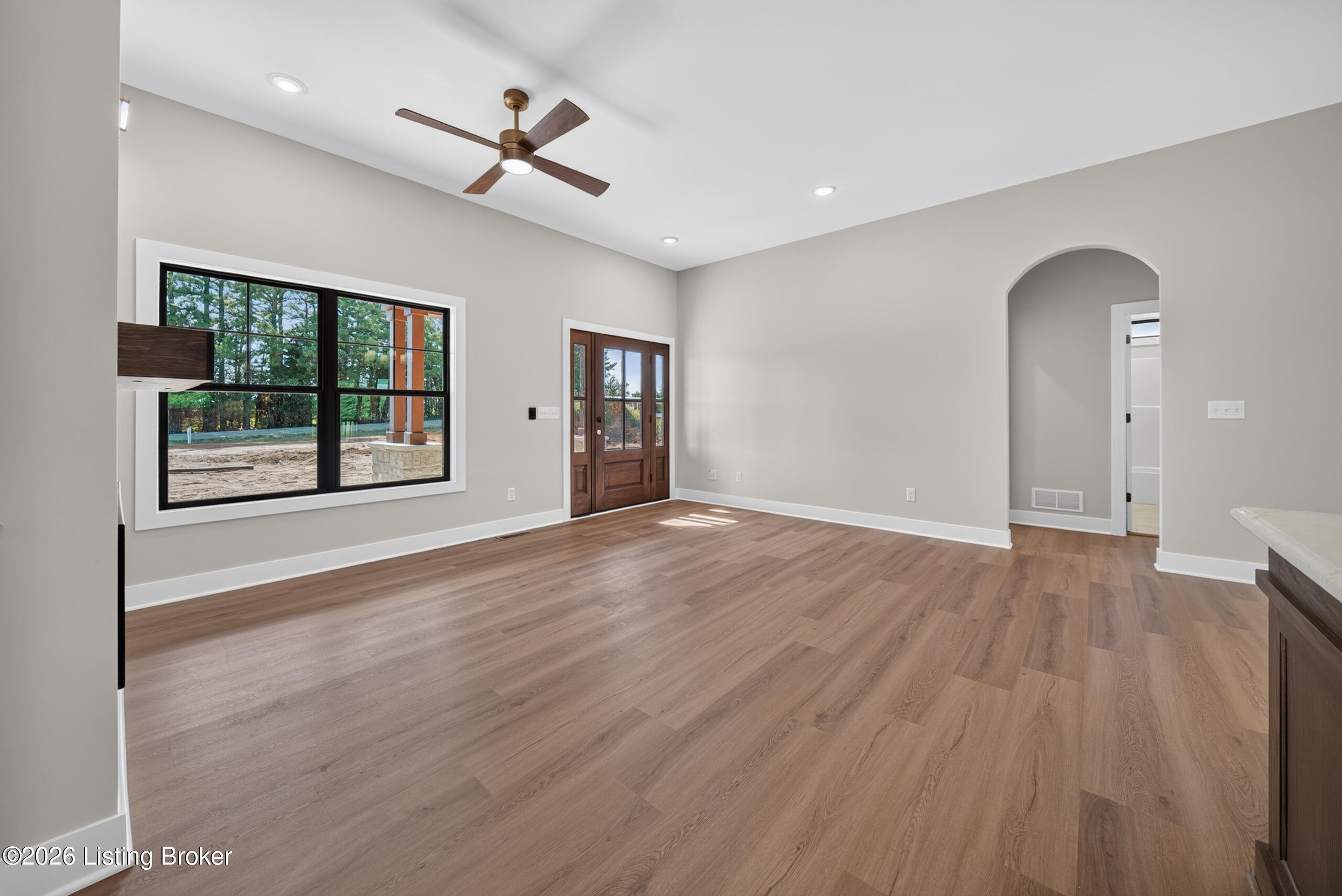 2492 Roundtop Rd Property Photo 6
