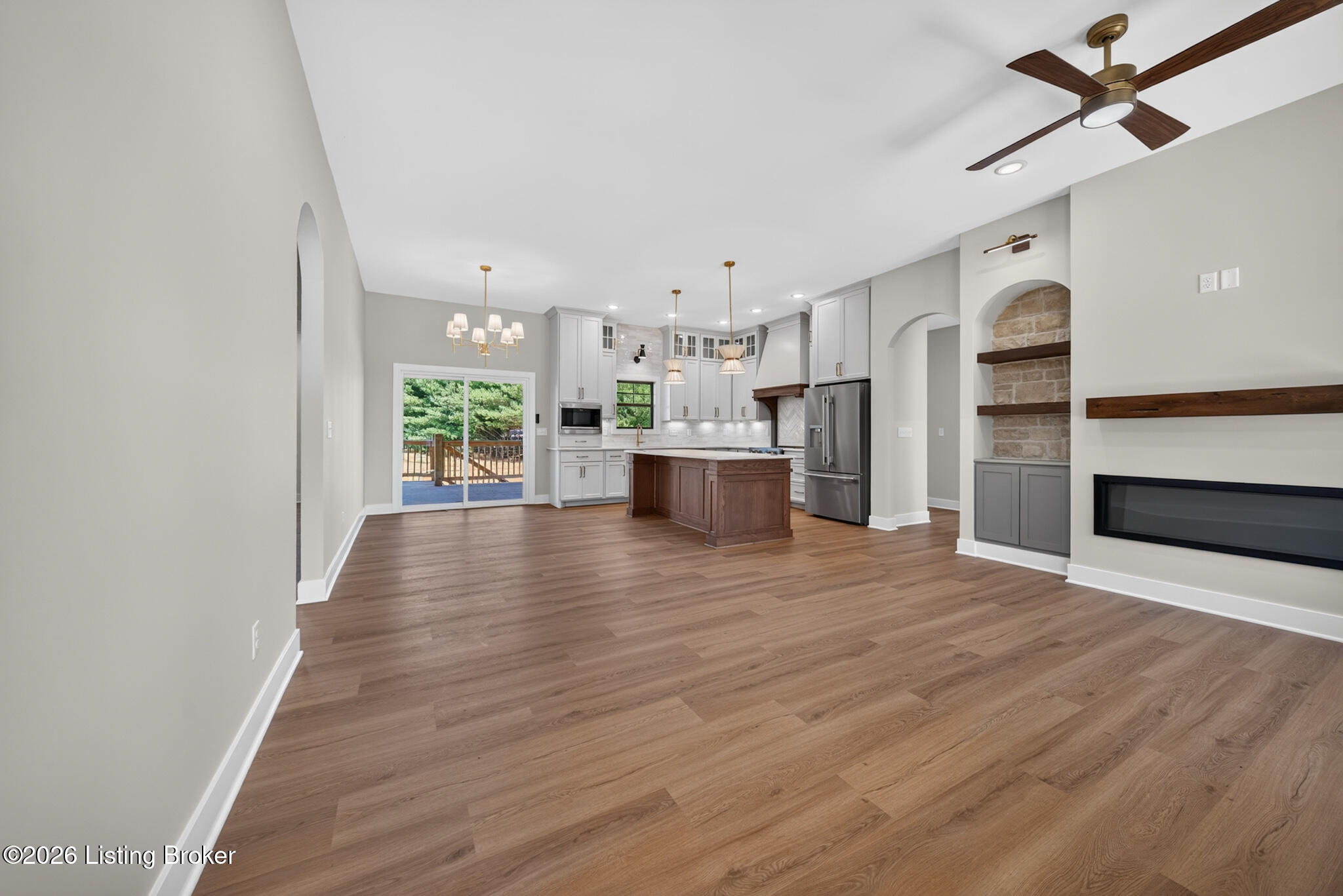 2492 Roundtop Rd Property Photo 8