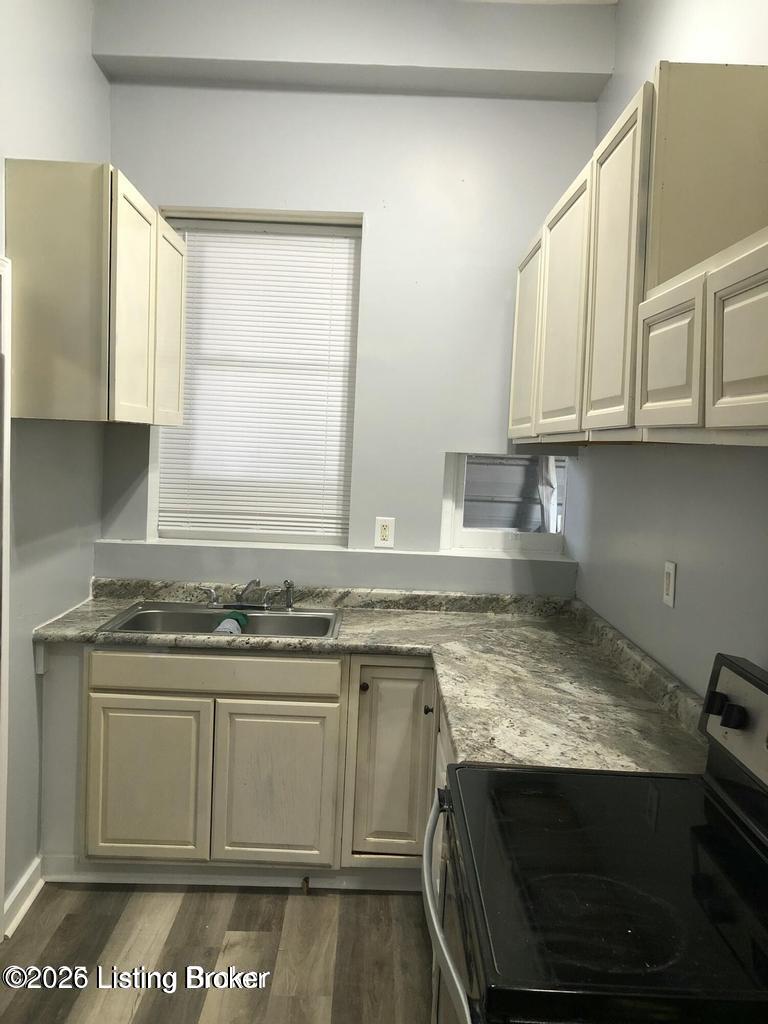 947 S Brook St Property Photo 24