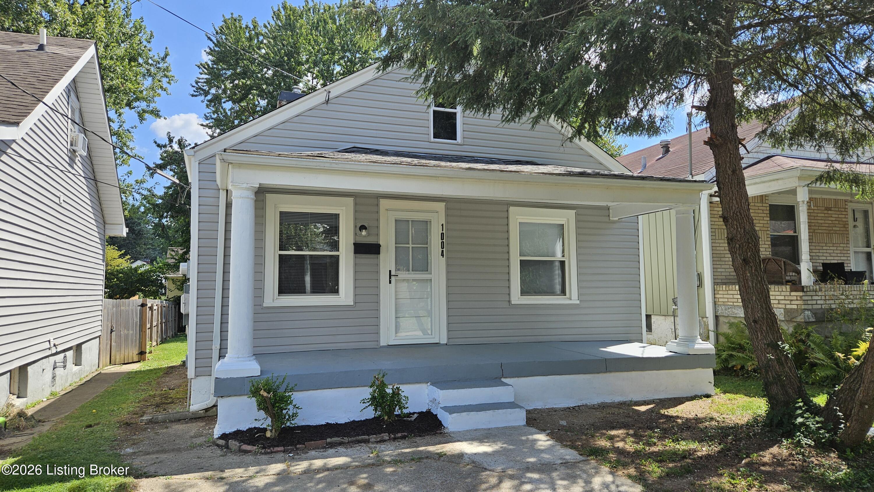 1004 Dixon Ave Property Photo 1
