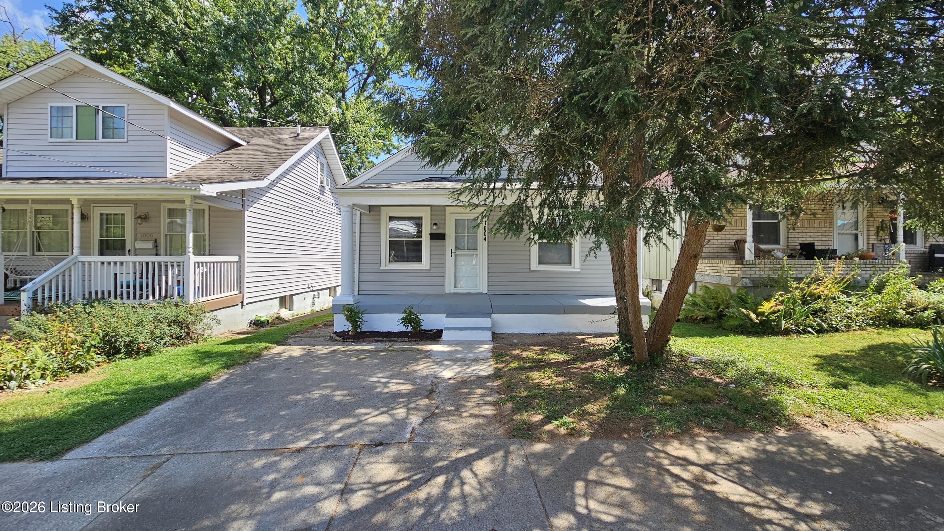 1004 Dixon Ave Property Photo 3