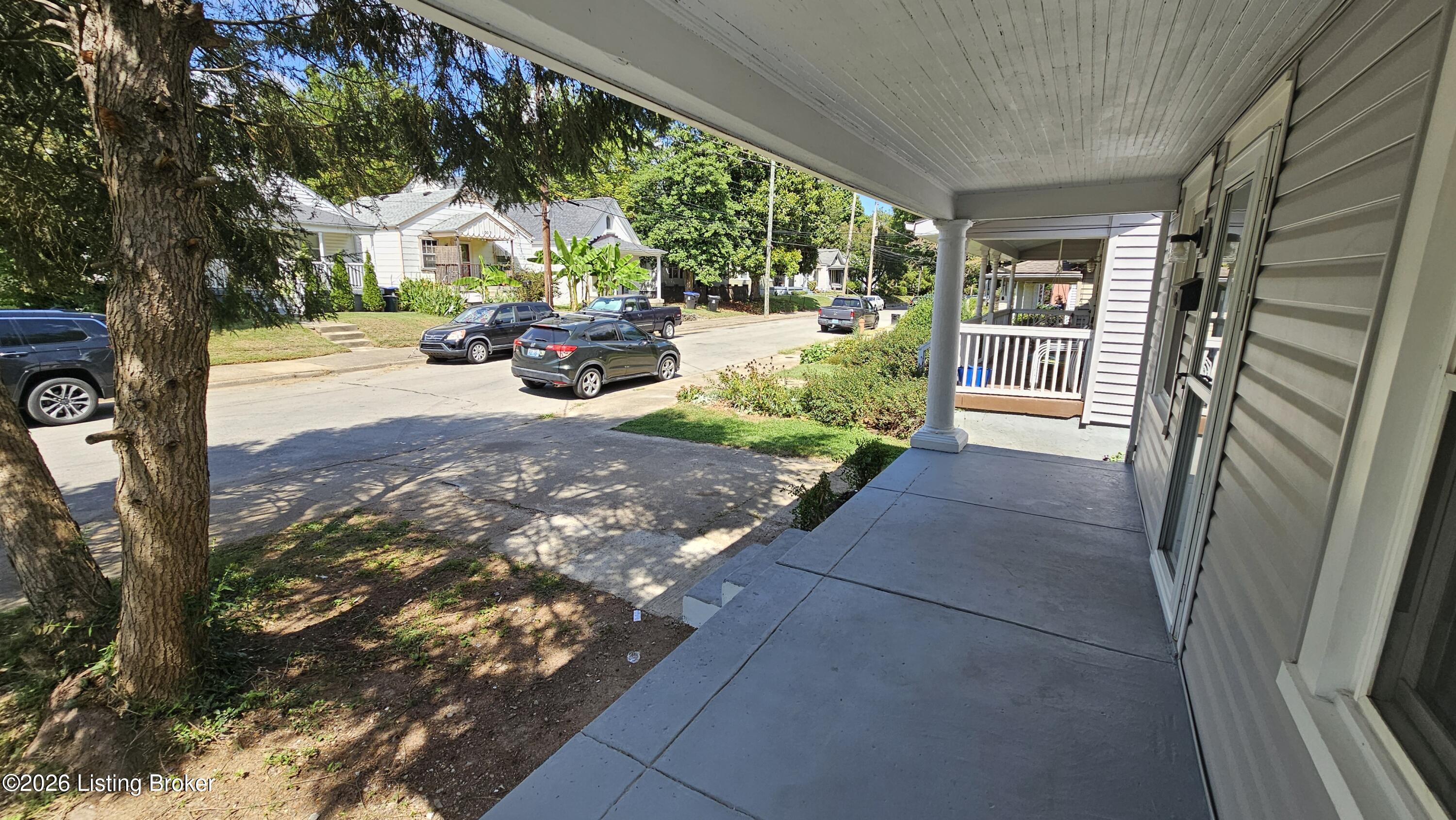 1004 Dixon Ave Property Photo 8