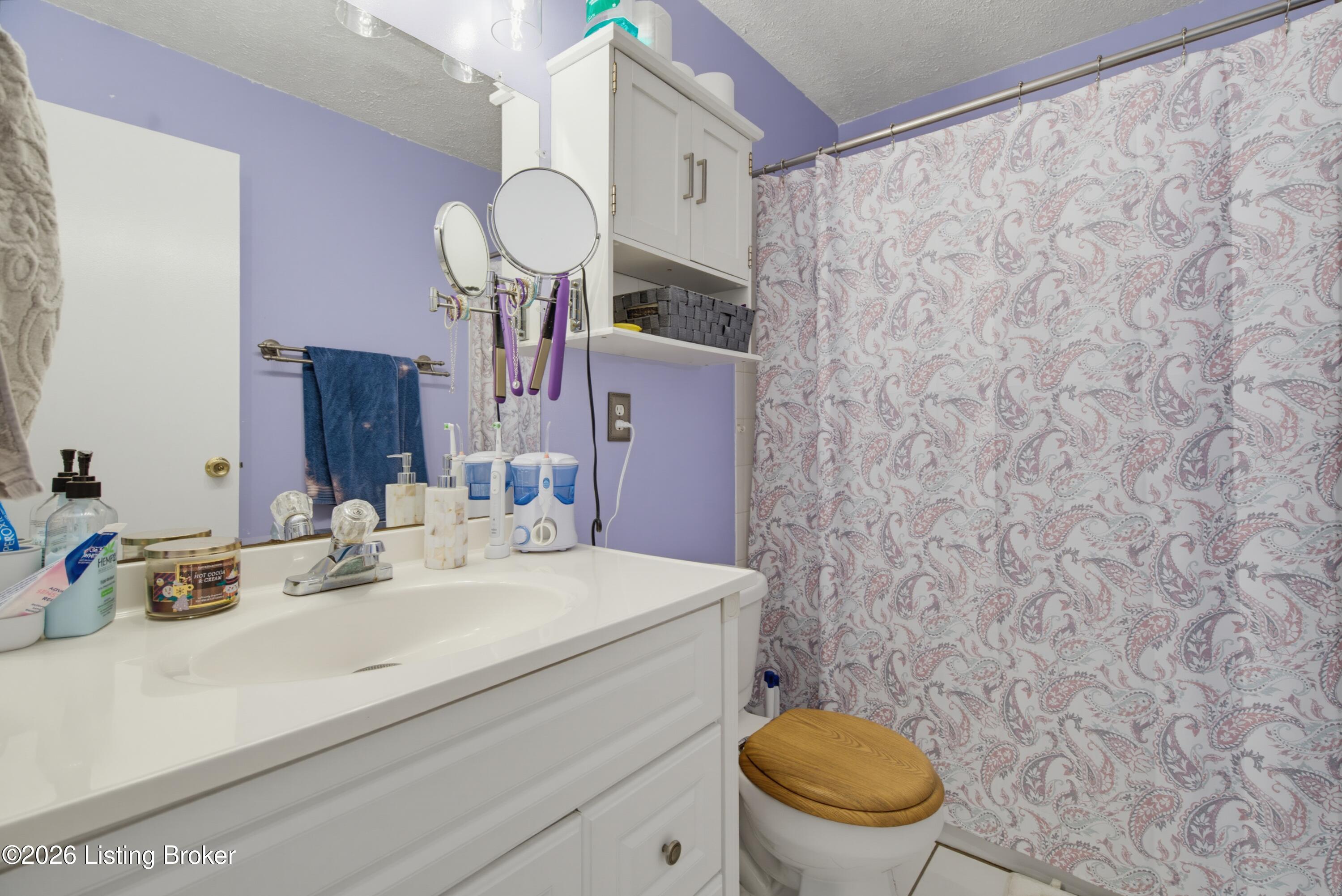 1102 Lone Oak Ave Property Photo 7