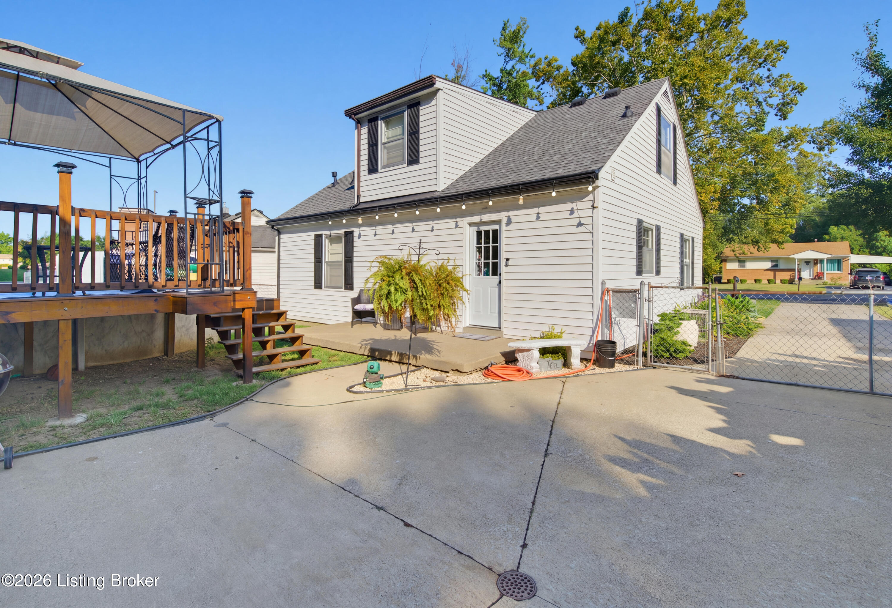 1102 Lone Oak Ave Property Photo 17