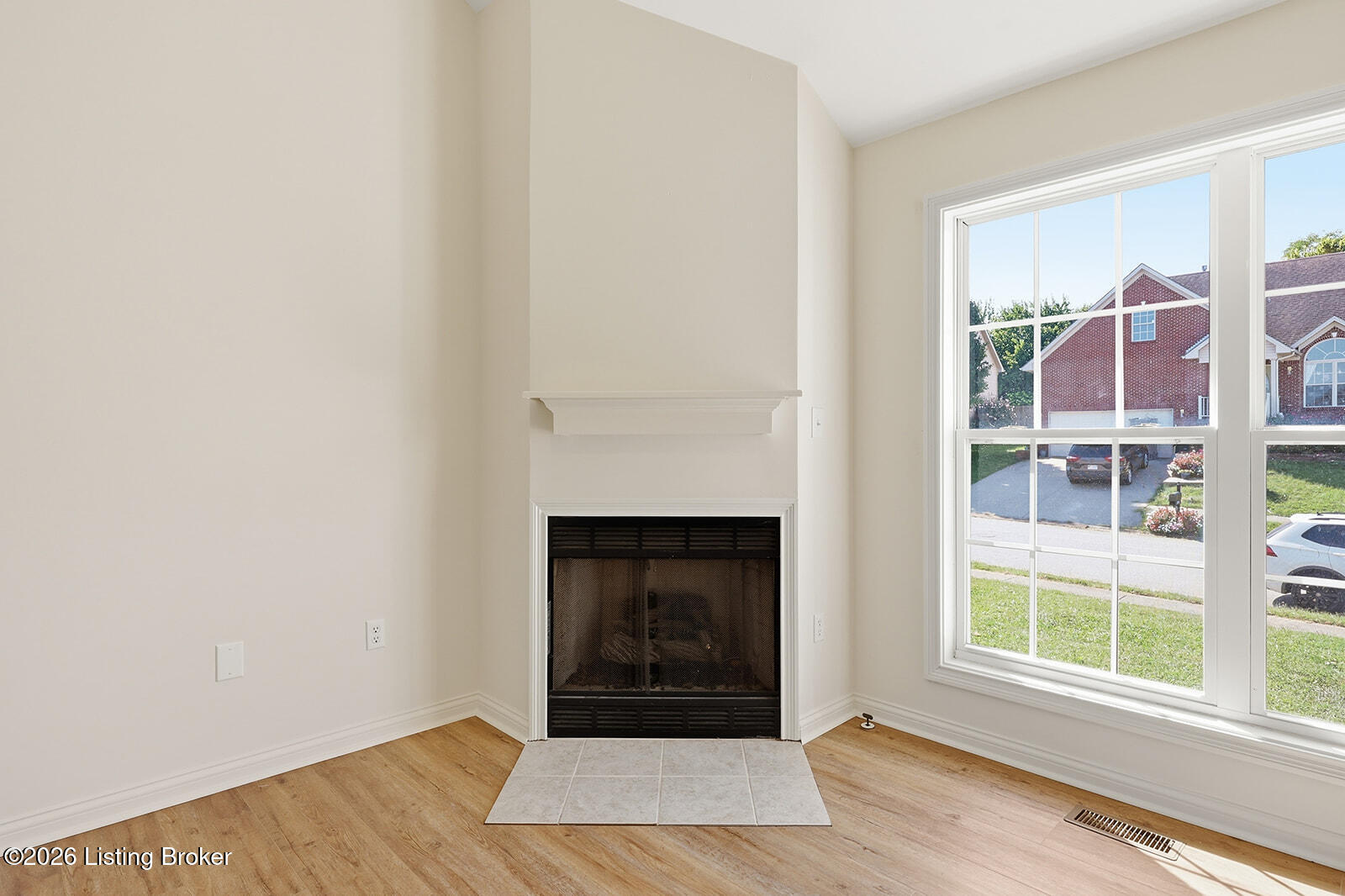 3223 Squire Cir Property Photo 14