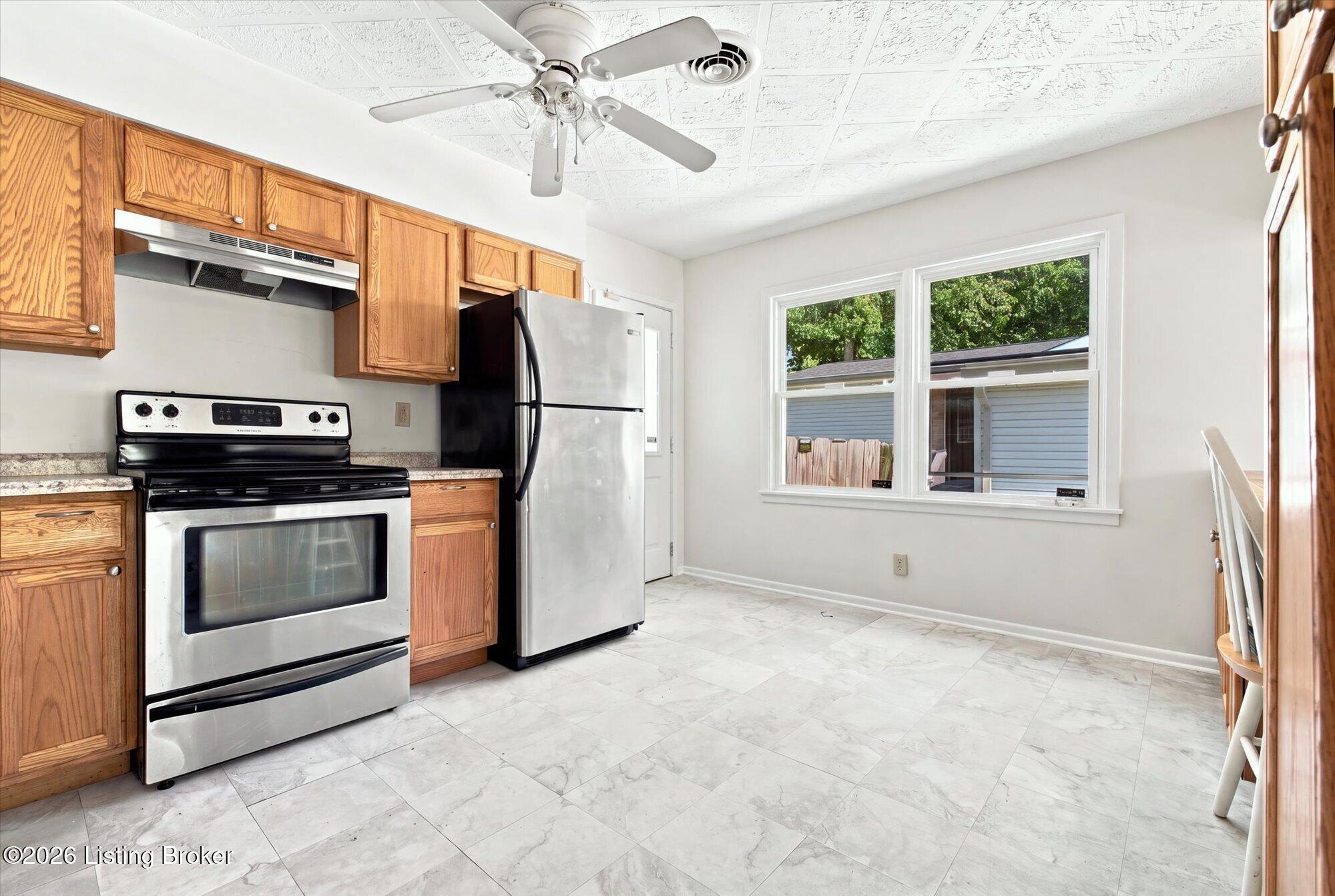 5003 Red Oak Ln Property Photo 6