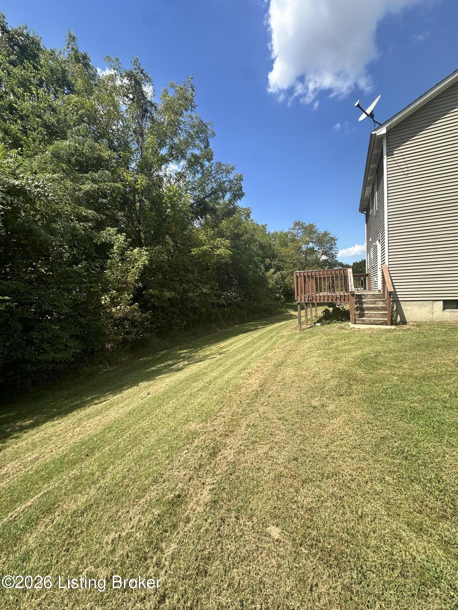 708 Clear Spring Ct Property Photo 3