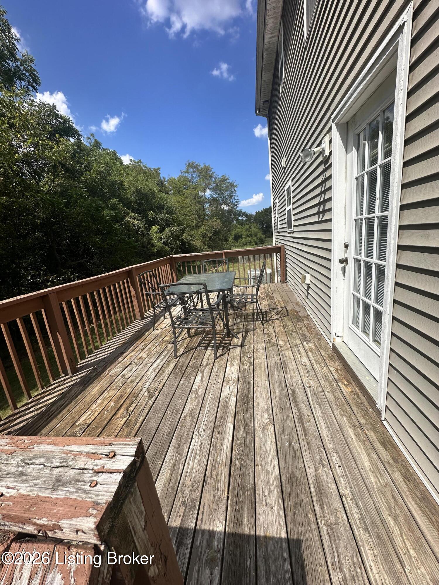 708 Clear Spring Ct Property Photo 8