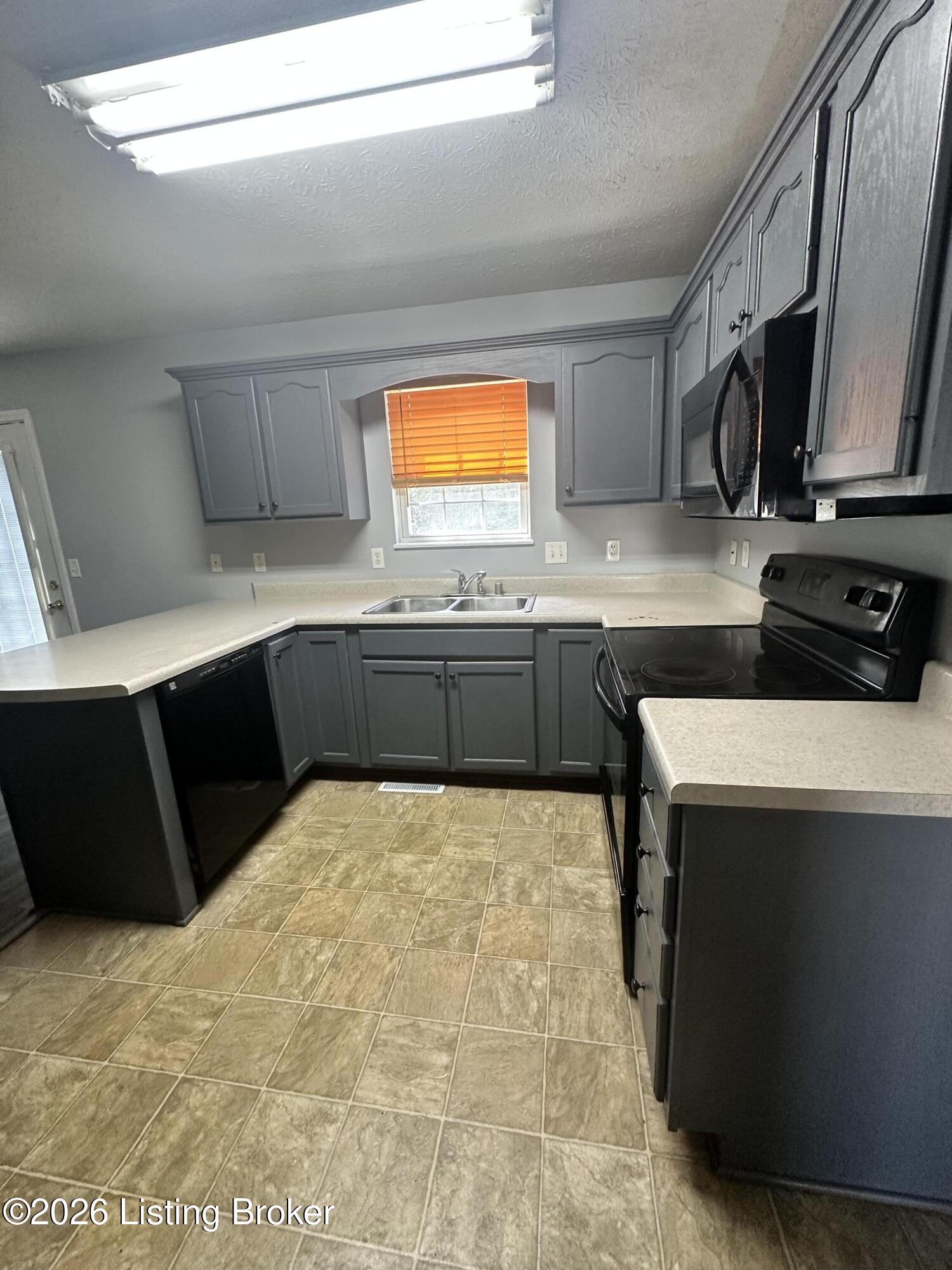 708 Clear Spring Ct Property Photo 15