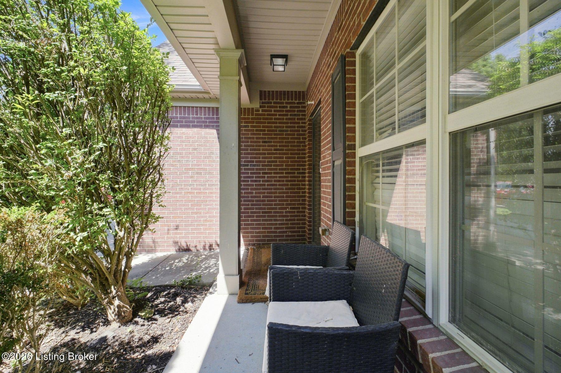 11405 Walnut Farm Pl Property Photo 3
