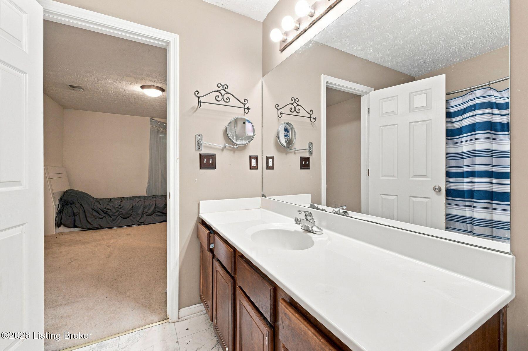 11405 Walnut Farm Pl Property Photo 25