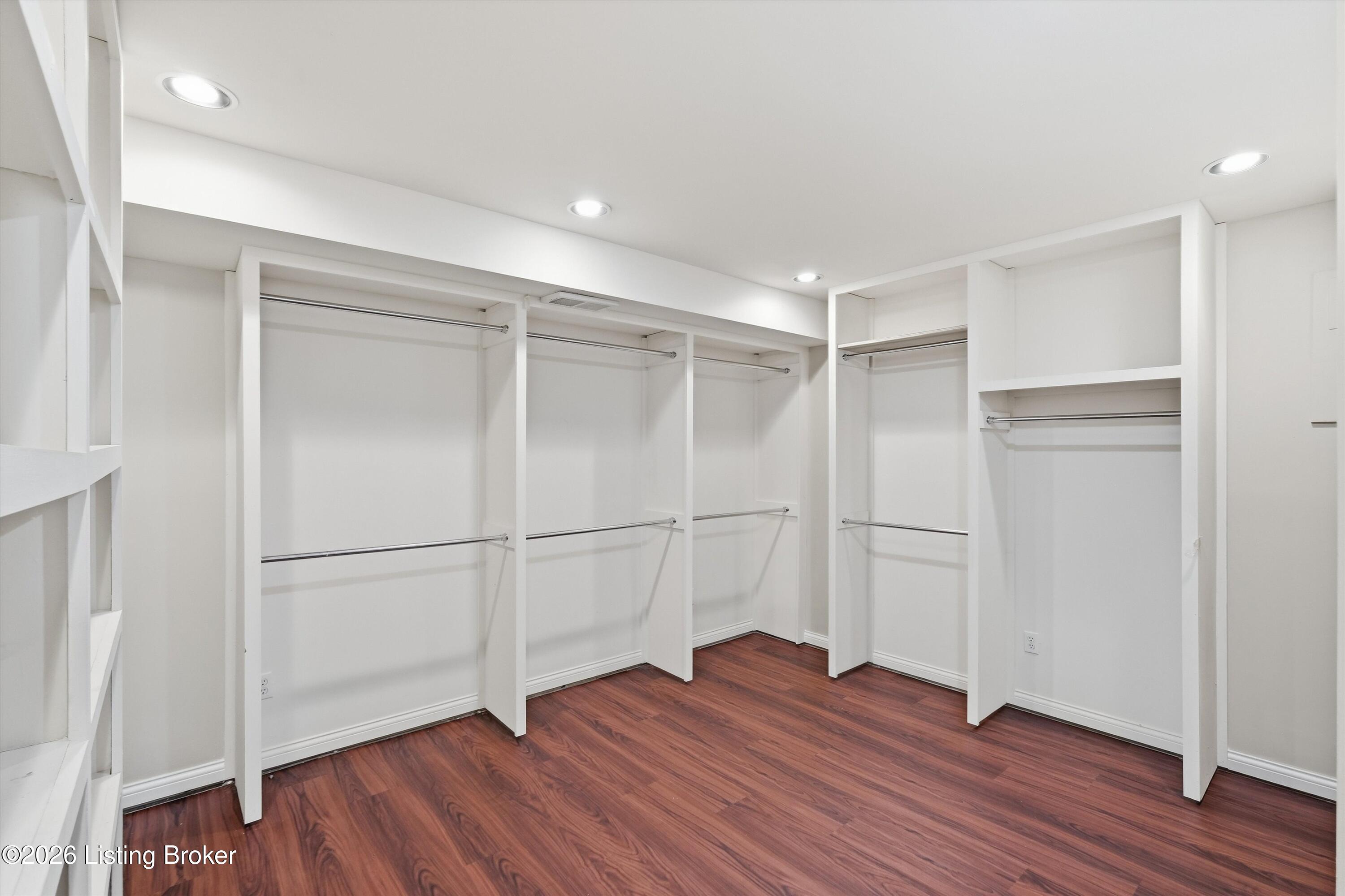 3528 Hedgewick Pl Property Photo 51