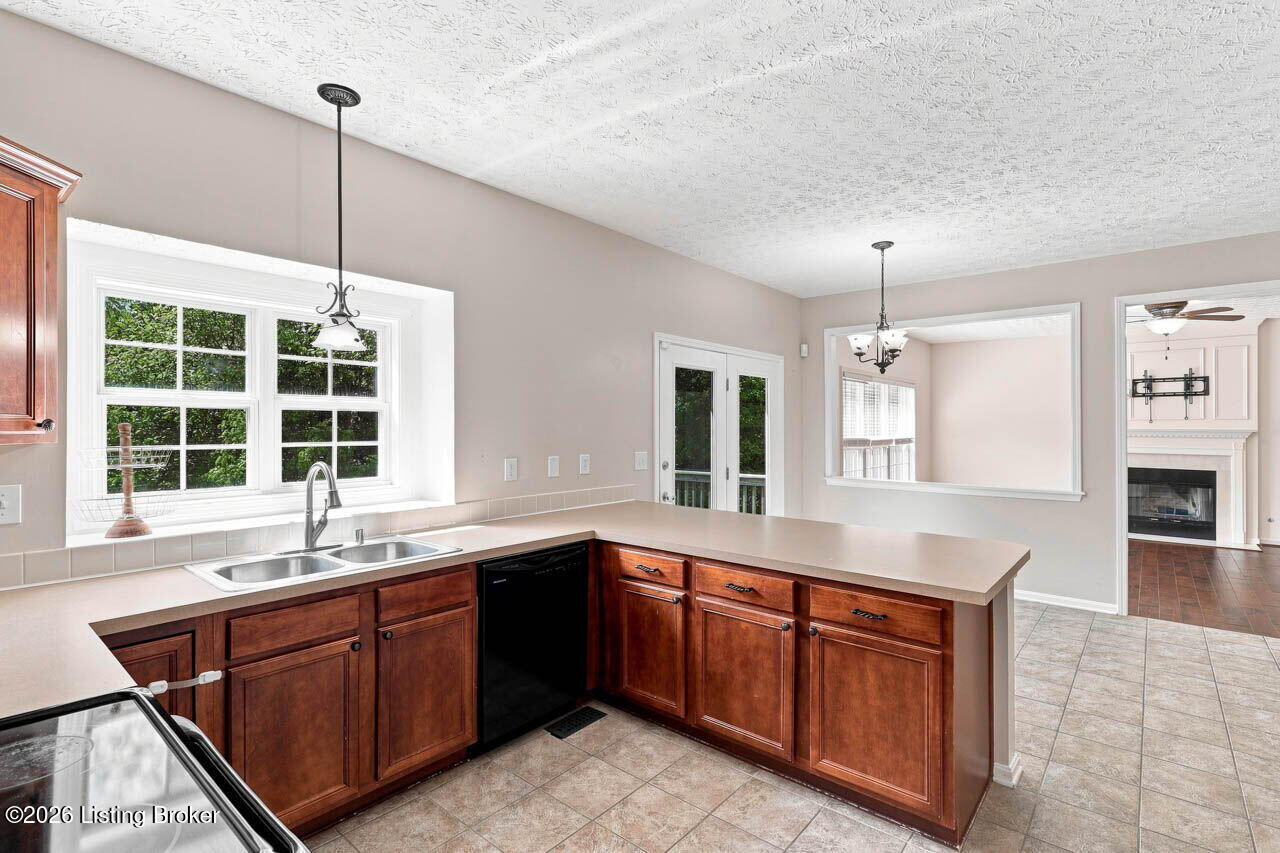 11421 Top Walnut Loop Property Photo 10